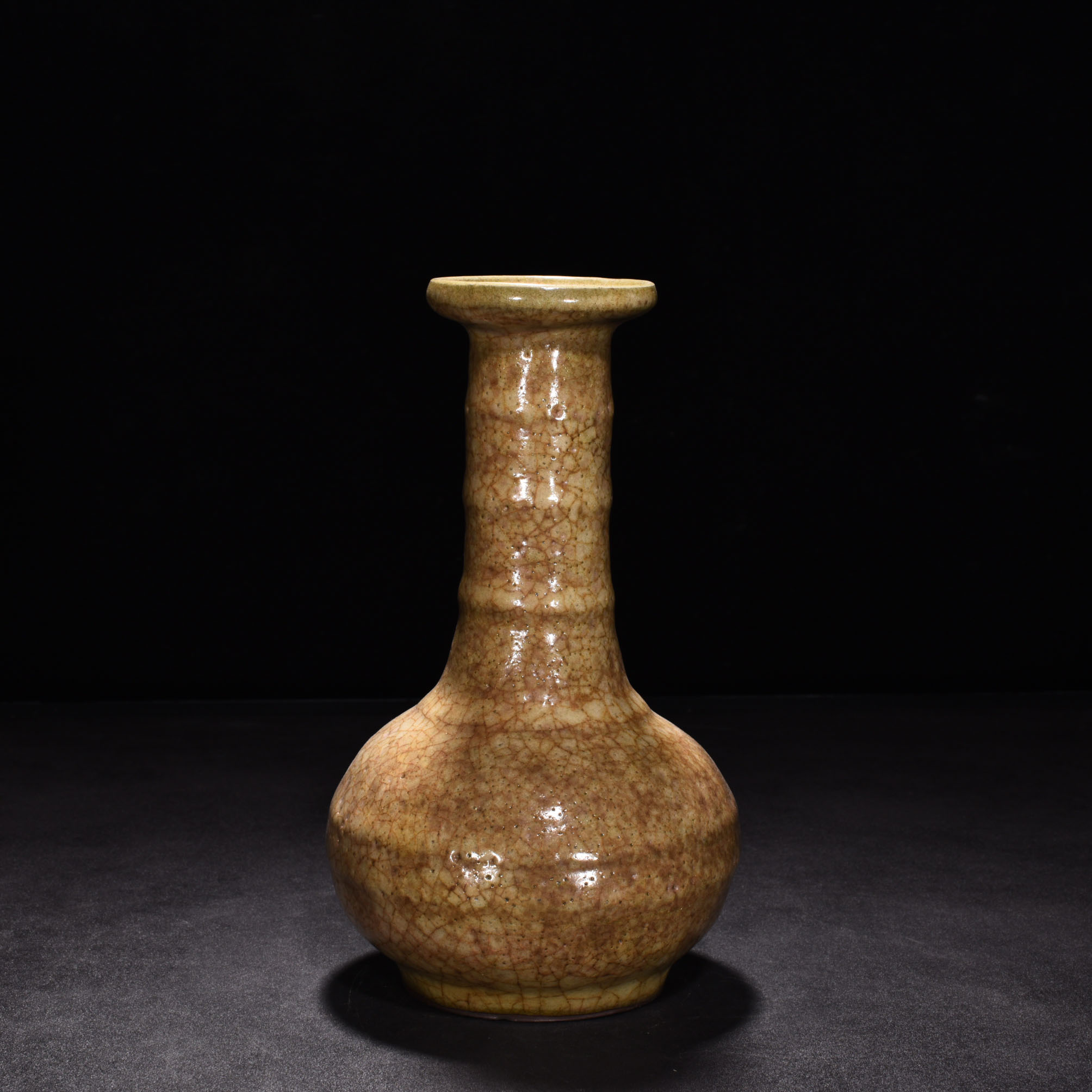 Song Dynasty kiln Ge beige glaze dazzling vase