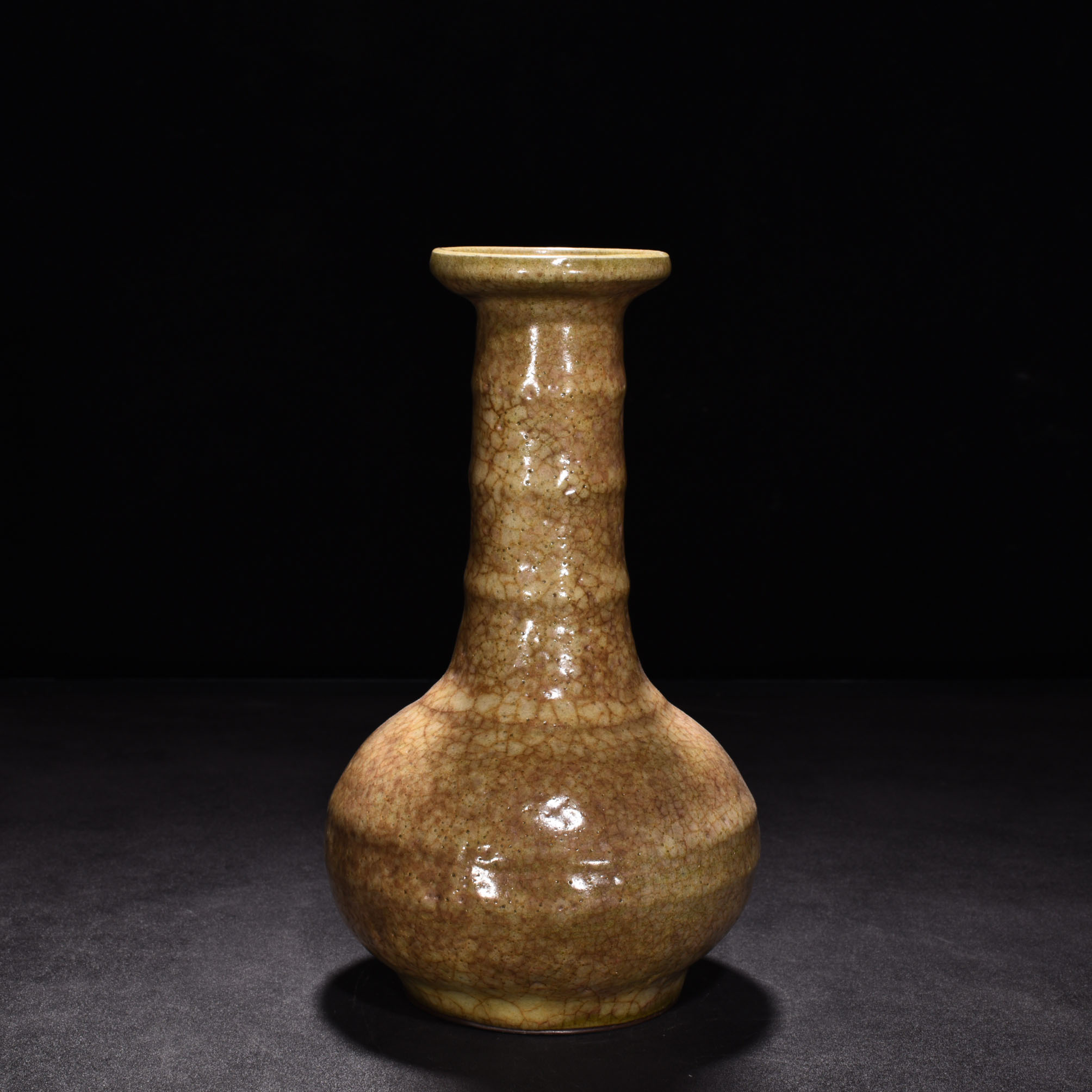 Song Dynasty kiln Ge beige glaze dazzling vase