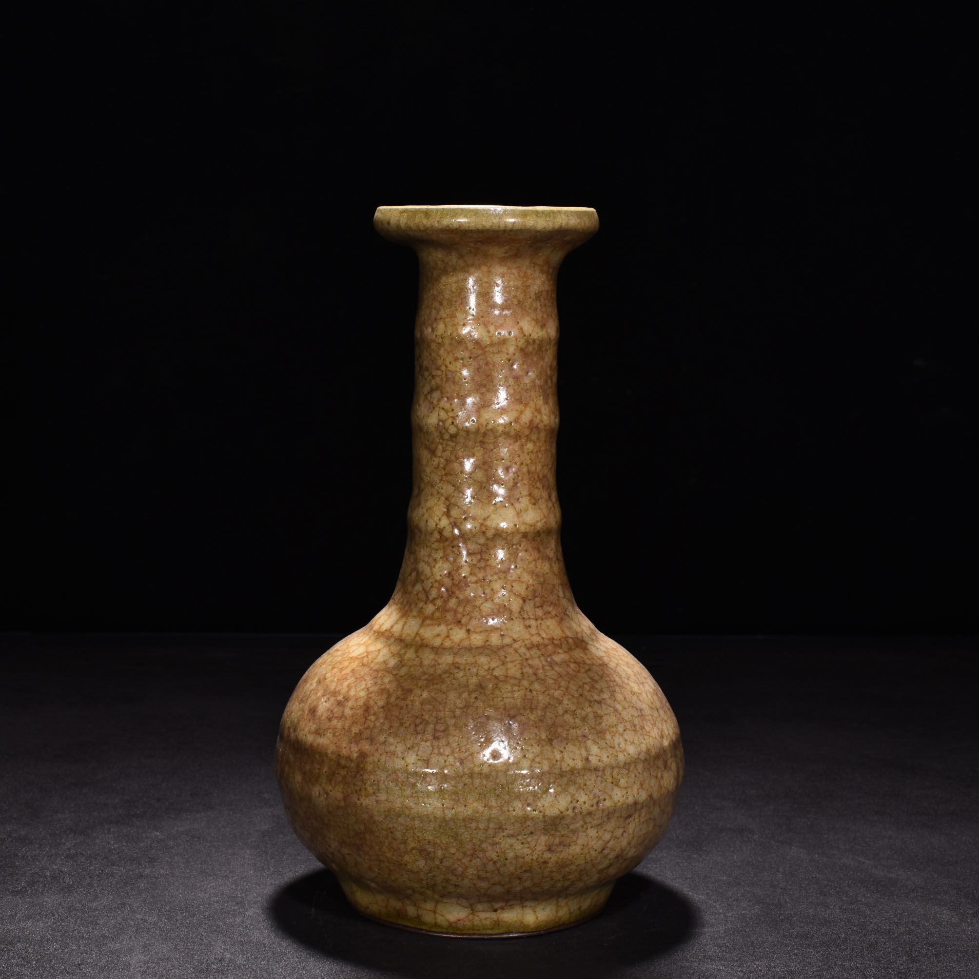 Song Dynasty kiln Ge beige glaze dazzling vase