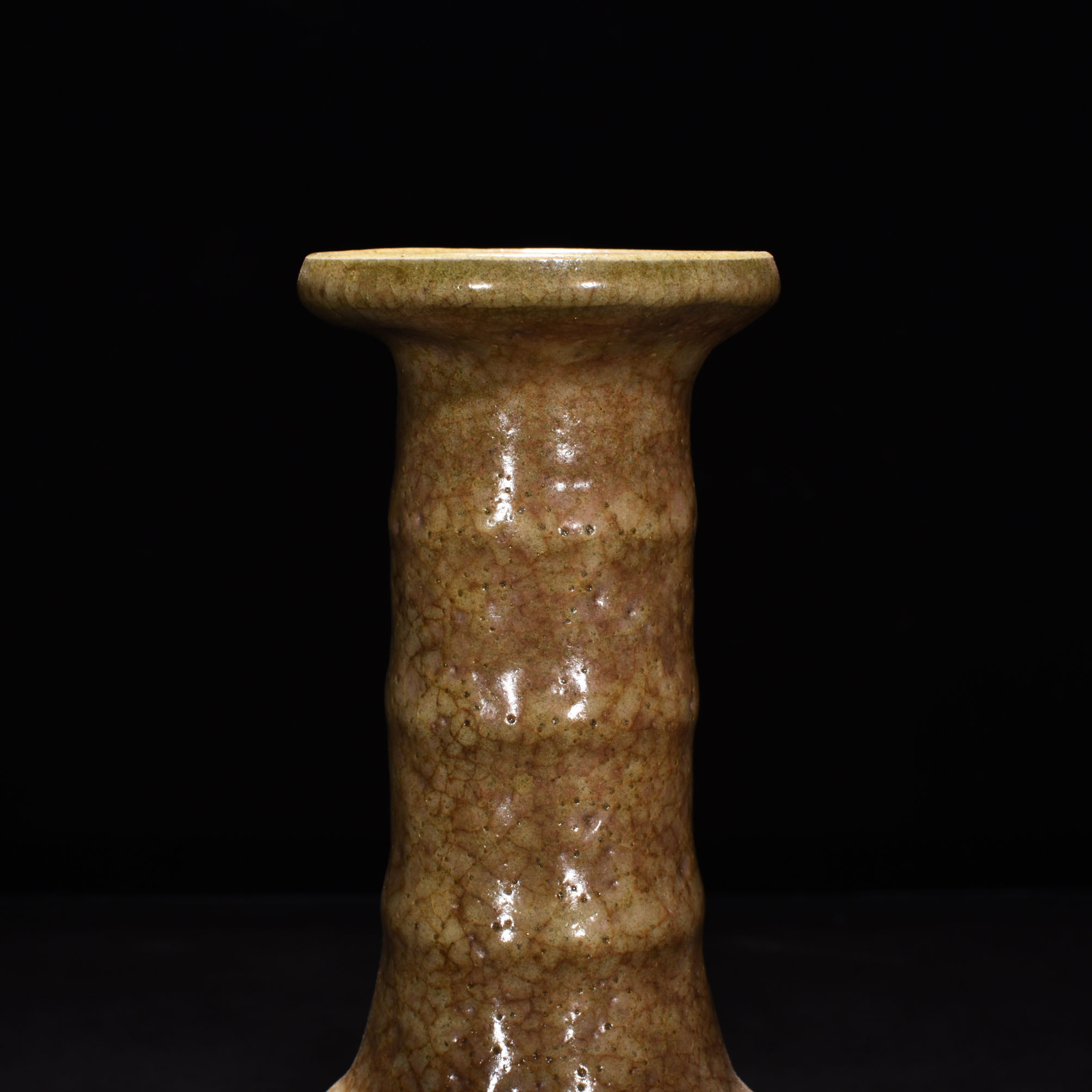 Song Dynasty kiln Ge beige glaze dazzling vase