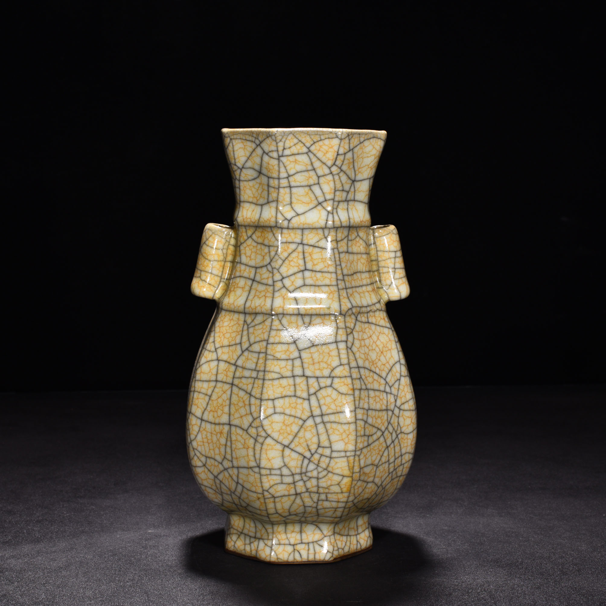 Song Dynasty kiln beige glazed octagonal ear vase
