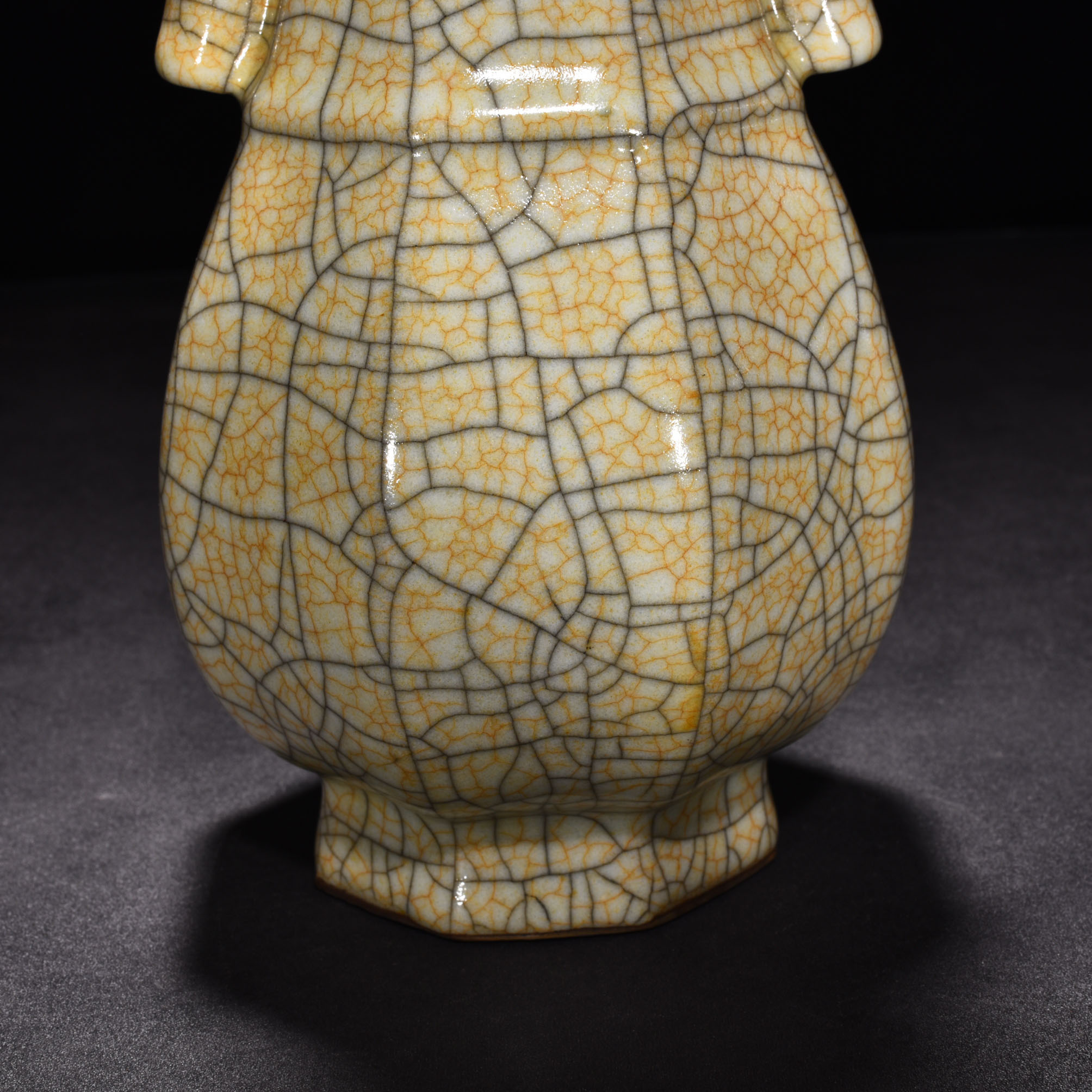 Song Dynasty kiln beige glazed octagonal ear vase