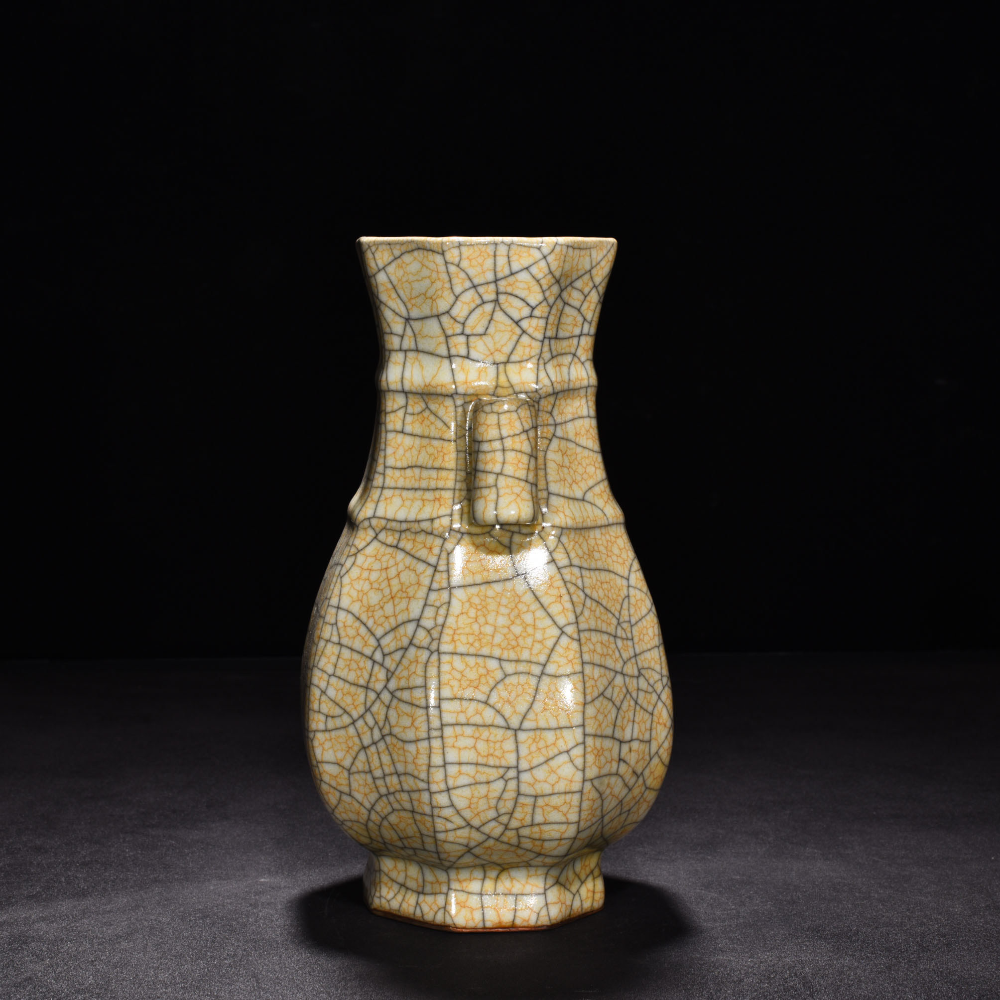 Song Dynasty kiln beige glazed octagonal ear vase