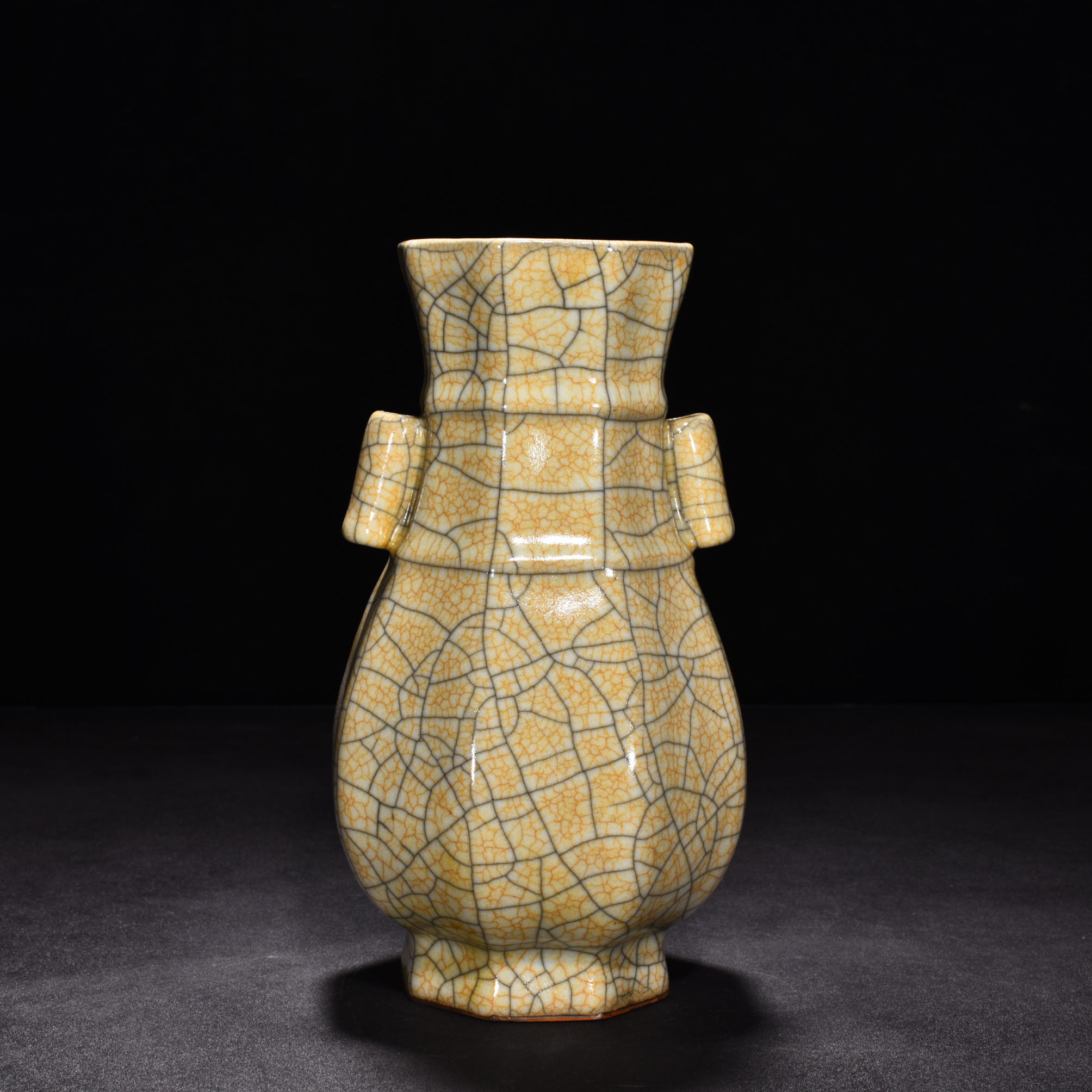 Song Dynasty kiln beige glazed octagonal ear vase
