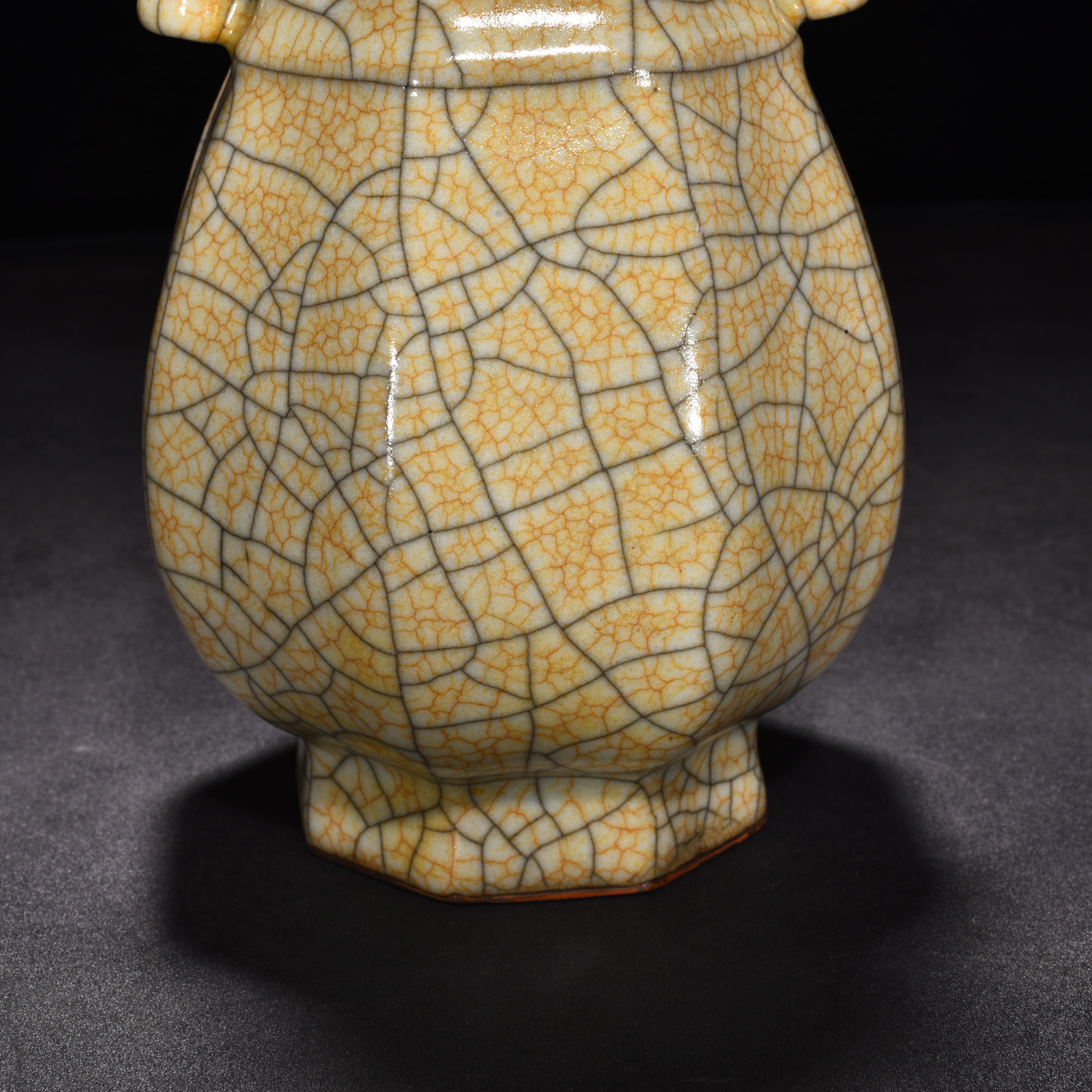 Song Dynasty kiln beige glazed octagonal ear vase
