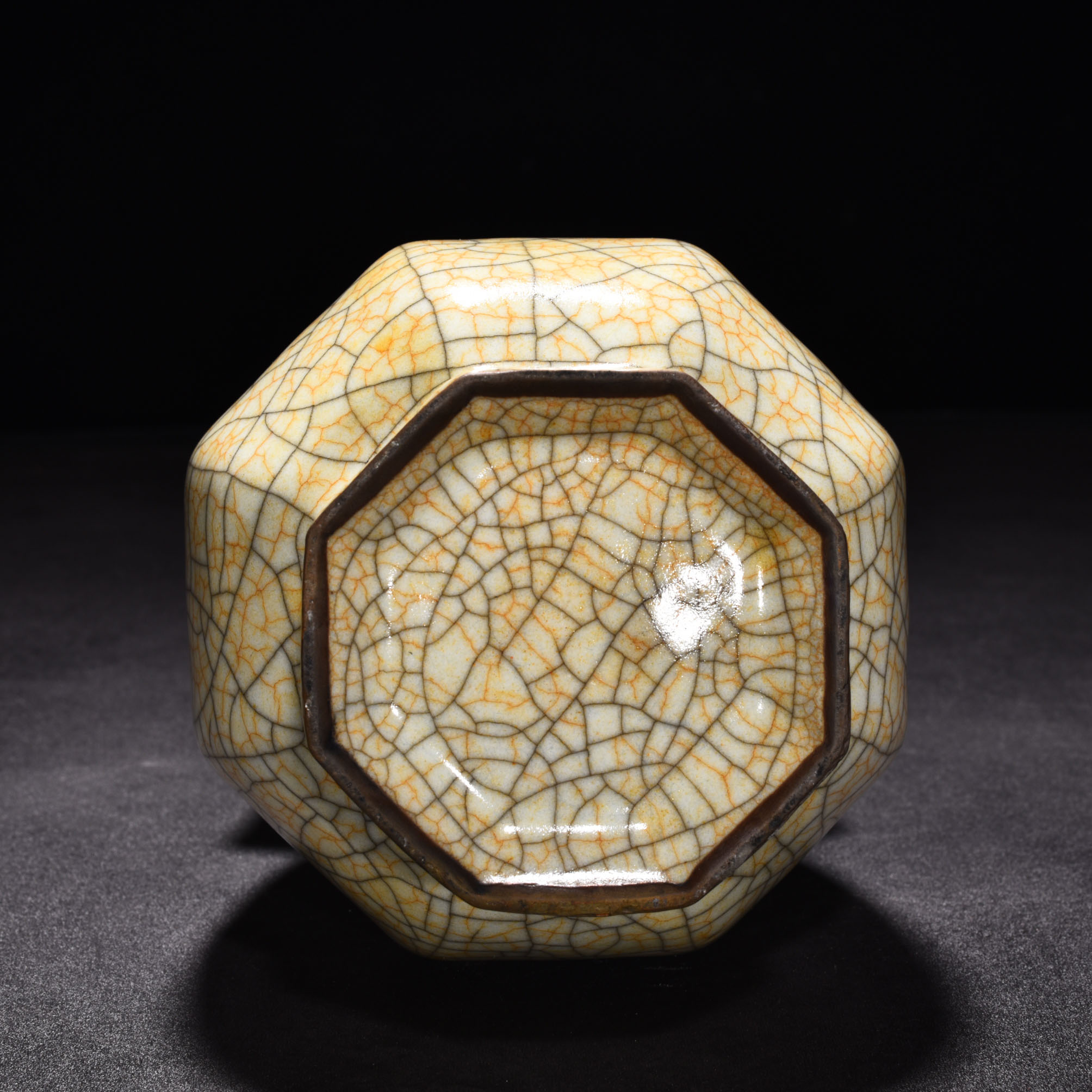 Song Dynasty kiln beige glazed octagonal ear vase