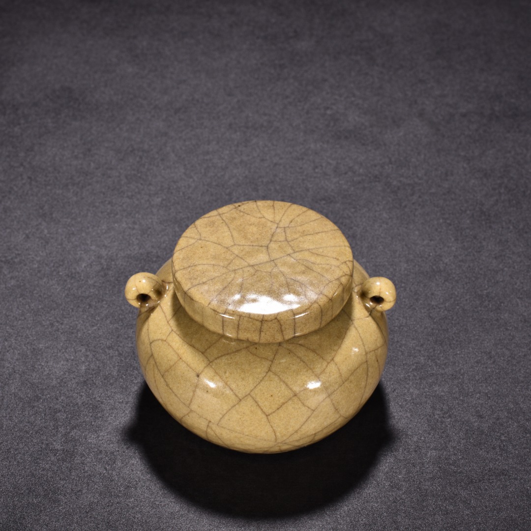 Song Dynasty kiln beige glaze double lid jar