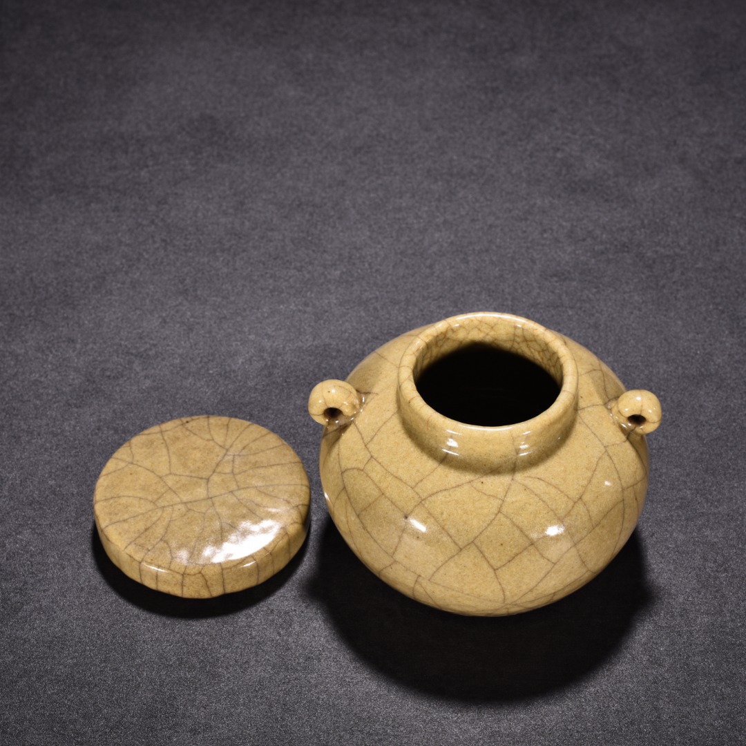 Song Dynasty kiln beige glaze double lid jar
