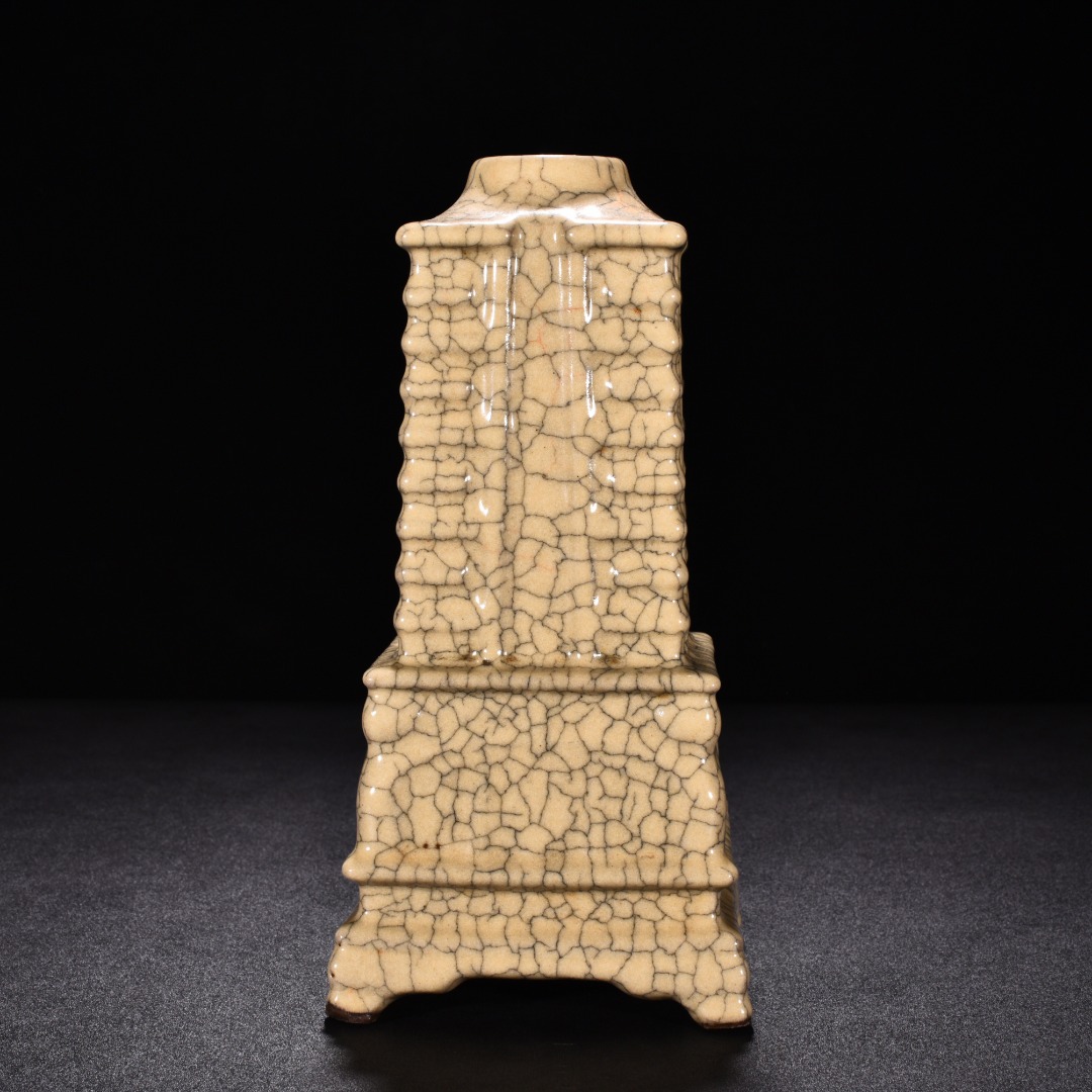Song Dynasty kiln beige glazed pagoda vase
