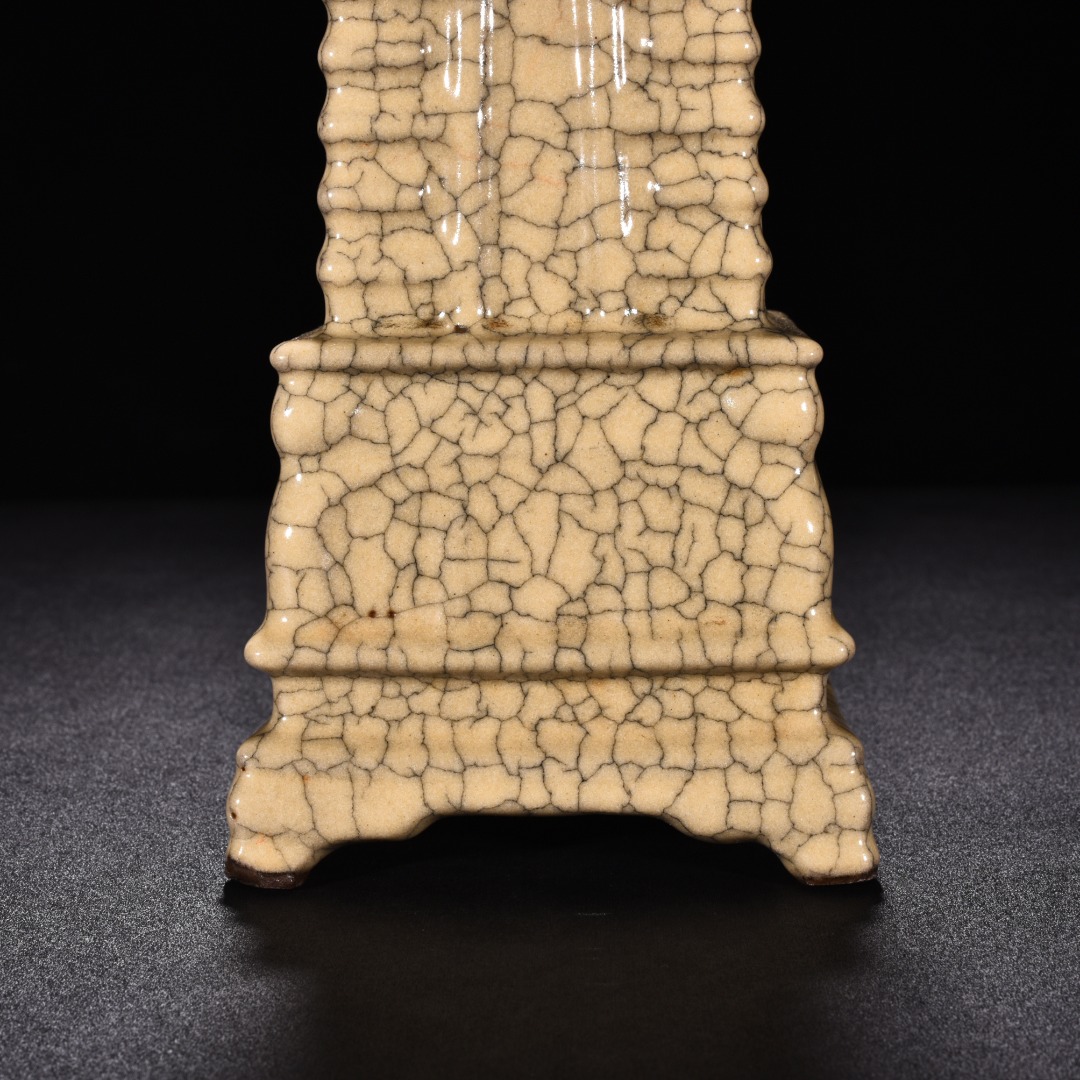 Song Dynasty kiln beige glazed pagoda vase