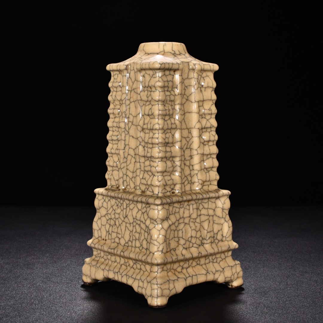 Song Dynasty kiln beige glazed pagoda vase