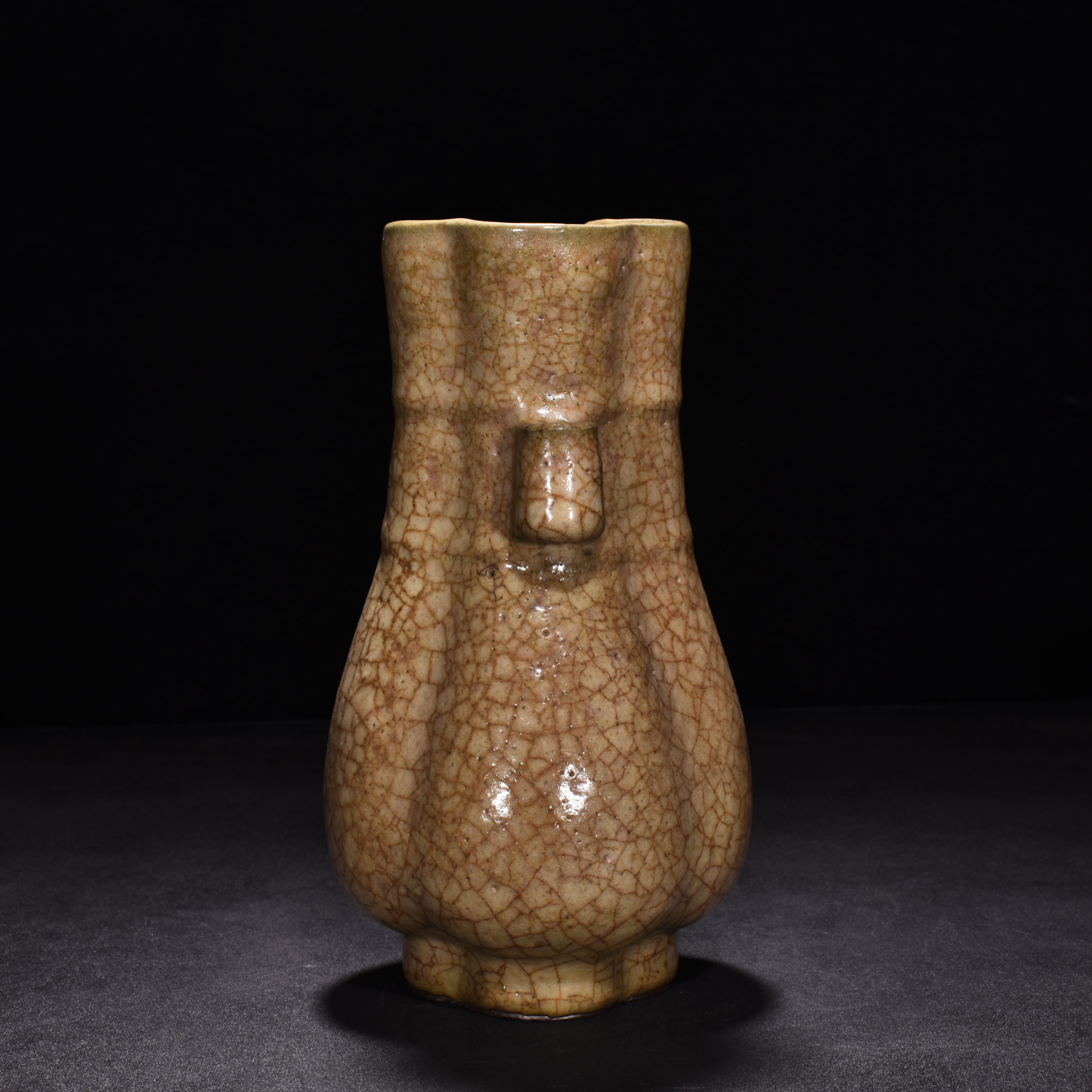 Song Dynasty Kiln Beige glazed Begonia style vase