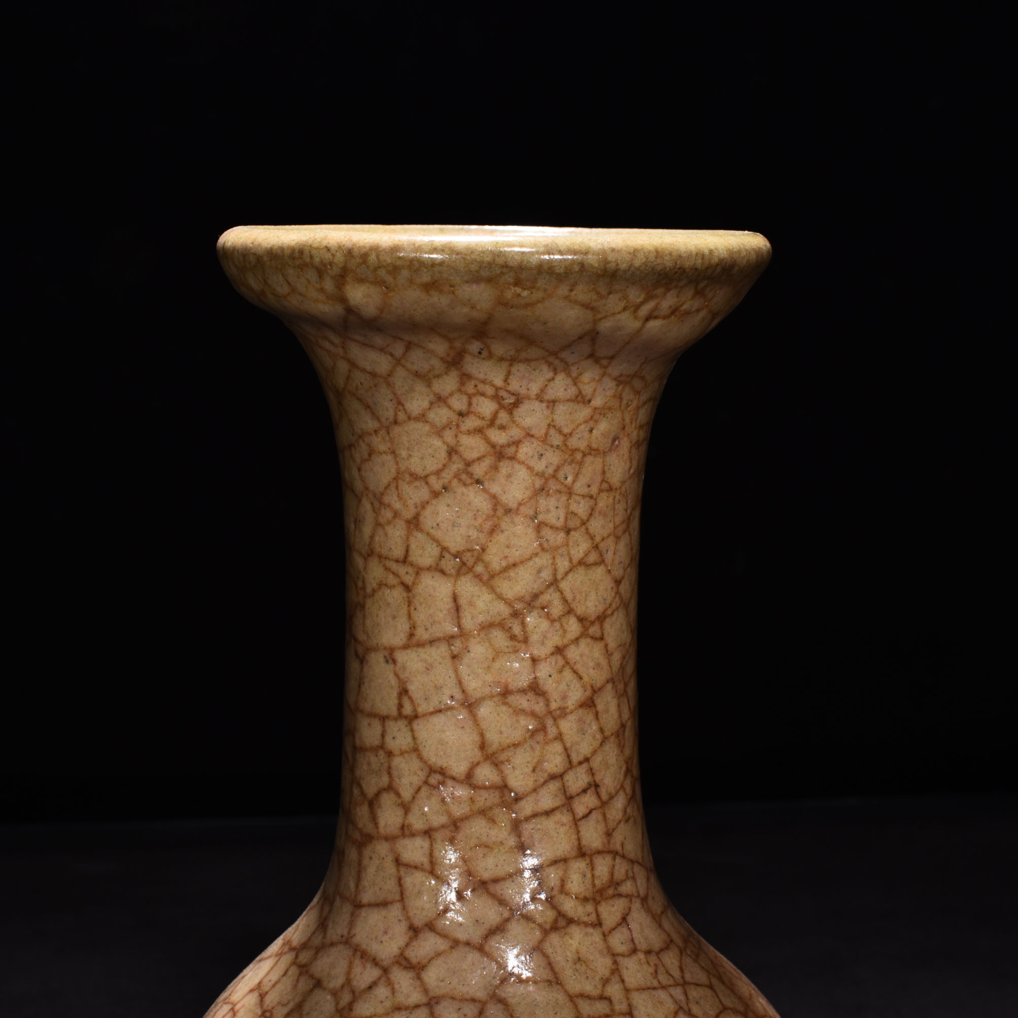 Song Dynasty kiln beige glaze vase