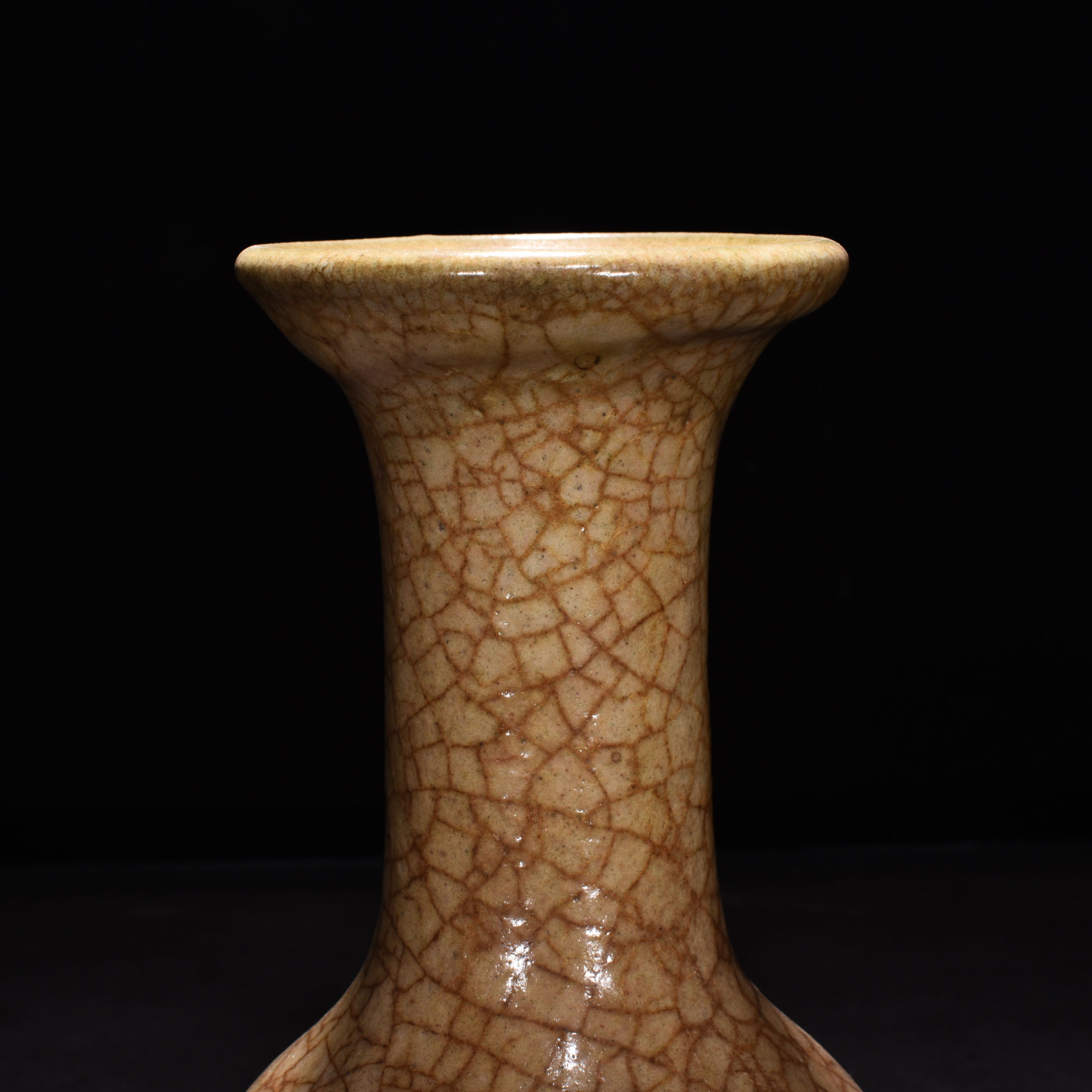 Song Dynasty kiln beige glaze vase