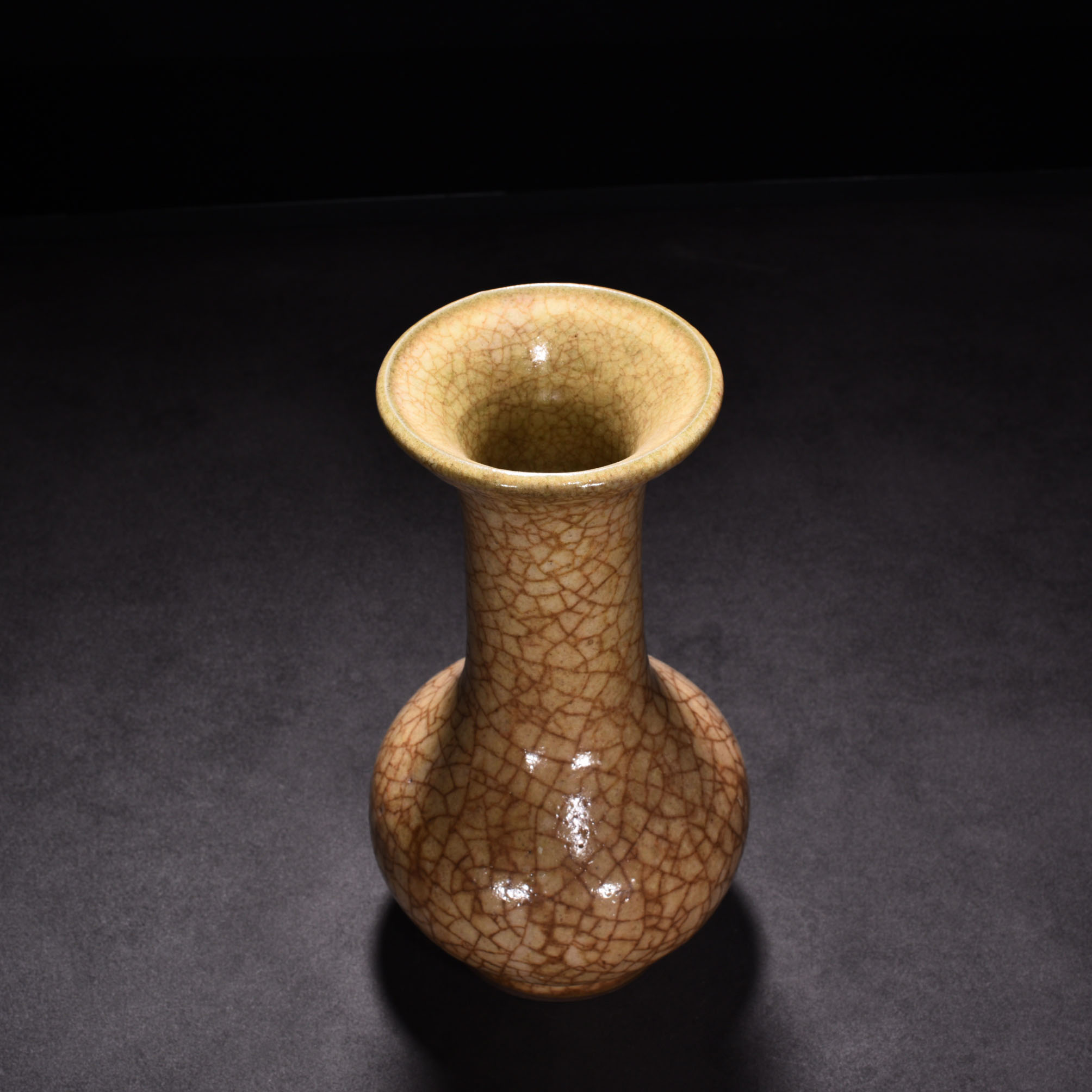 Song Dynasty kiln beige glaze vase