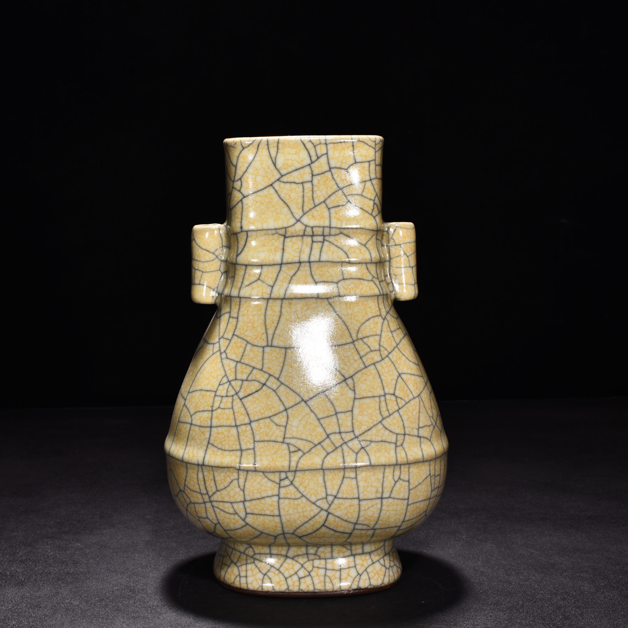 Song Dynasty Ge Kiln Beige glaze flat vase