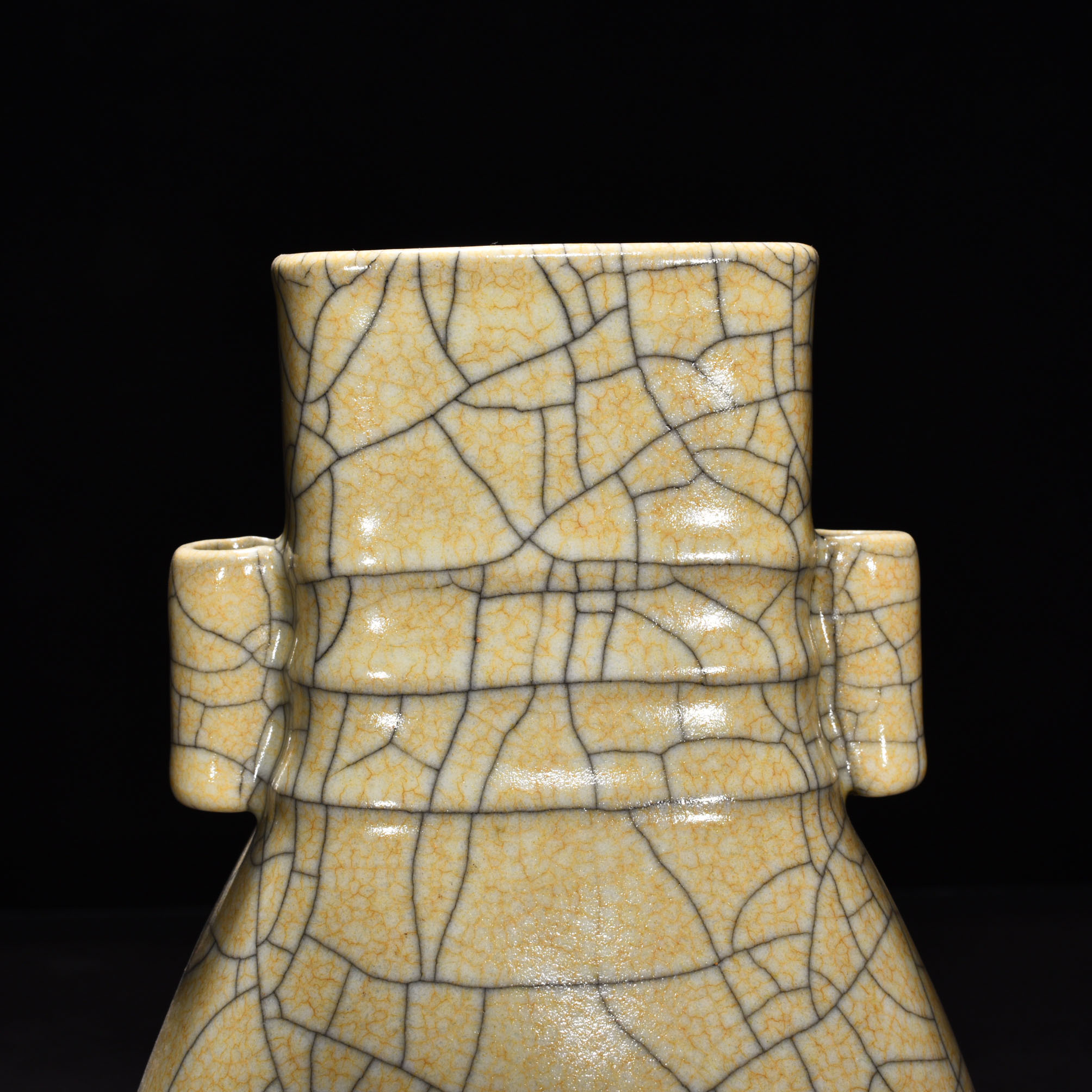 Song Dynasty Ge Kiln Beige glaze flat vase