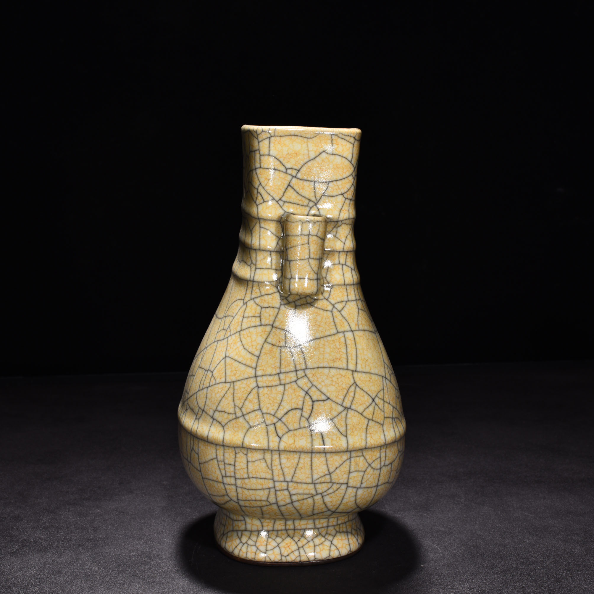 Song Dynasty Ge Kiln Beige glaze flat vase