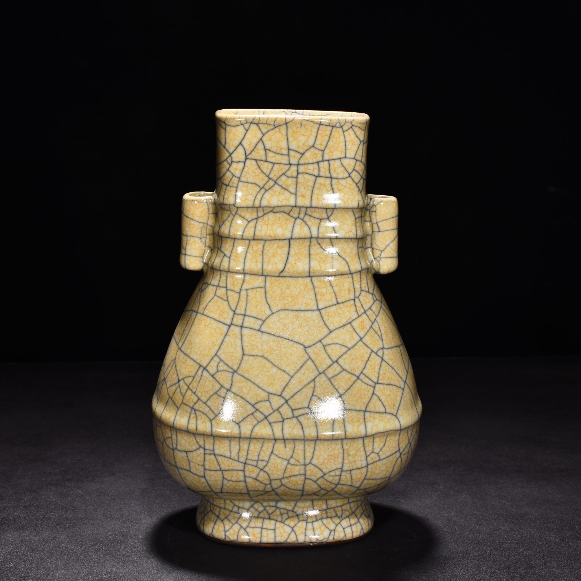 Song Dynasty Ge Kiln Beige glaze flat vase