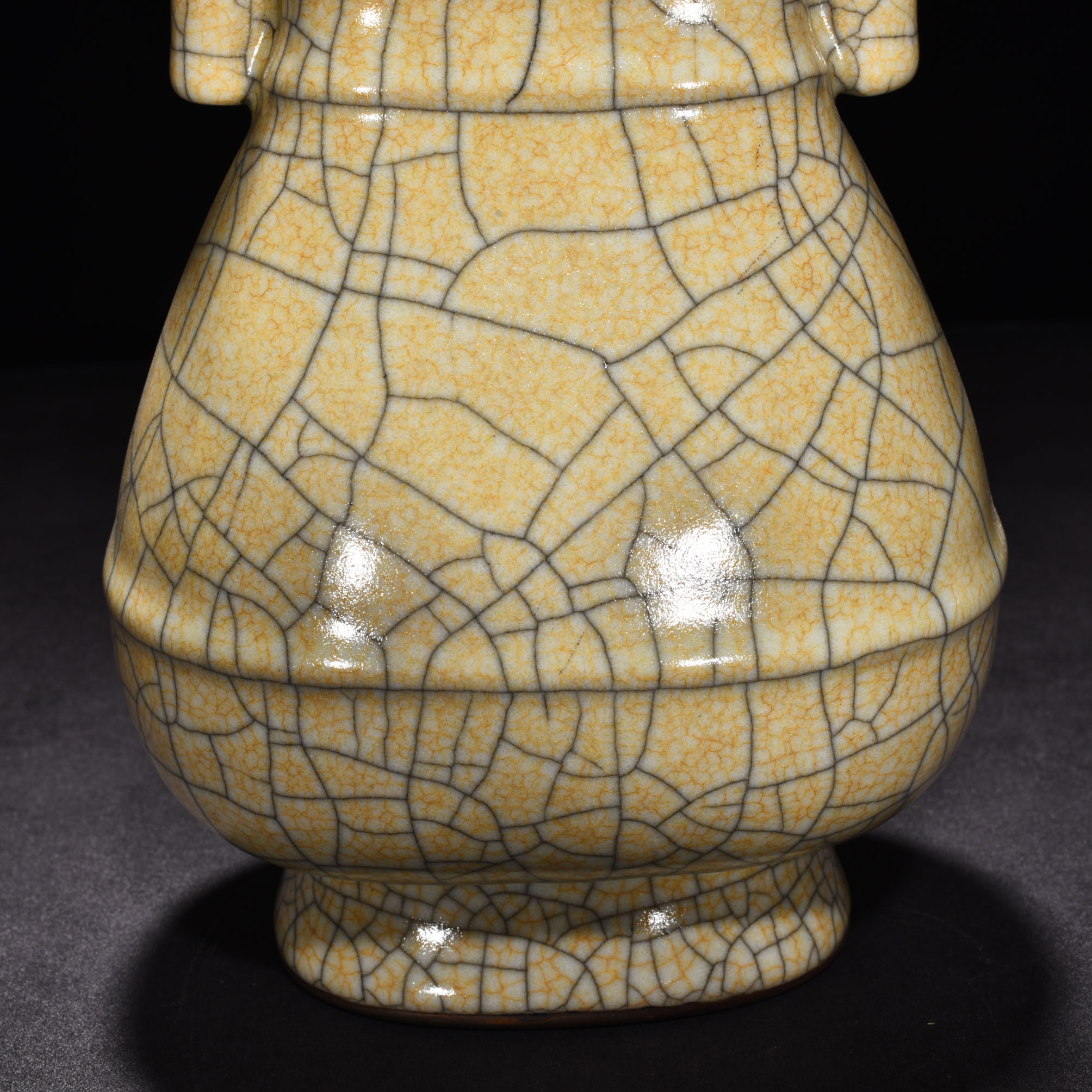 Song Dynasty Ge Kiln Beige glaze flat vase