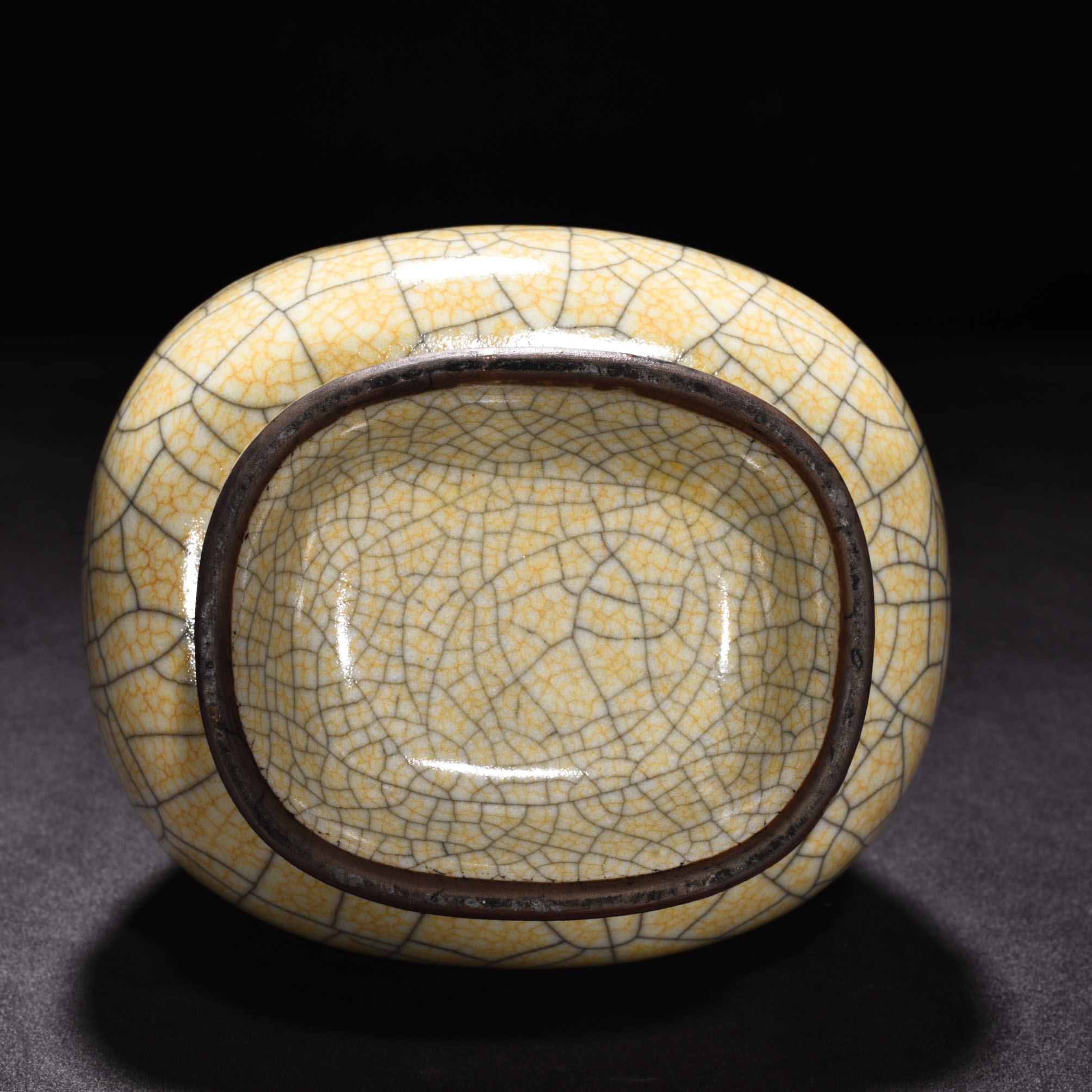 Song Dynasty Ge Kiln Beige glaze flat vase