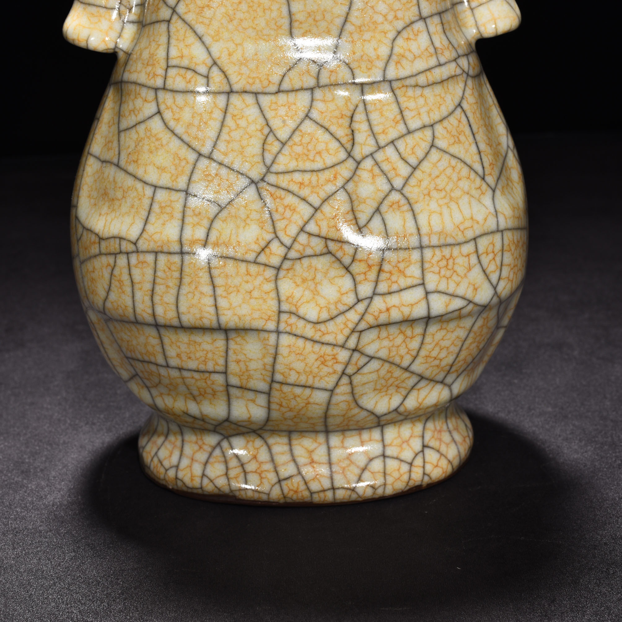 Song Dynasty kiln beige glaze vase