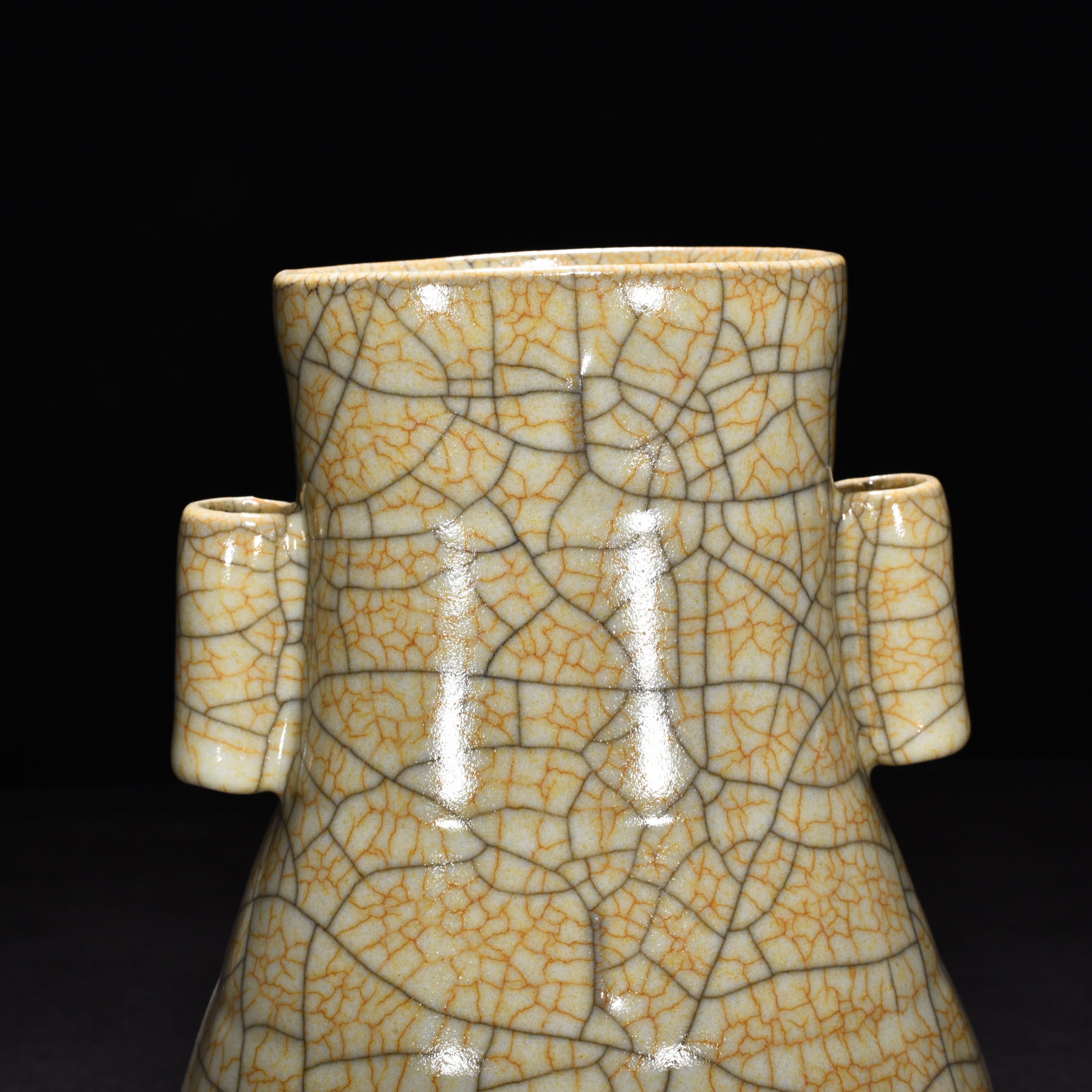 Song Dynasty kiln beige glaze gold wire vase