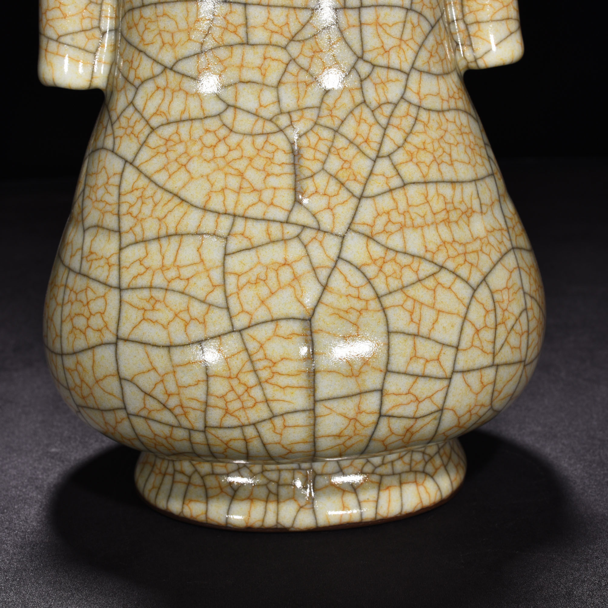 Song Dynasty kiln beige glaze gold wire vase