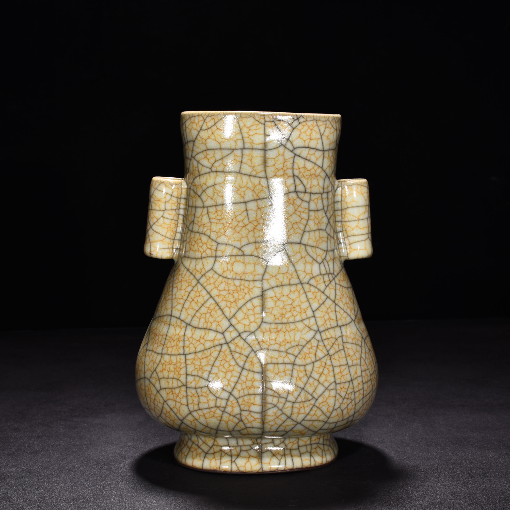 Song Dynasty kiln beige glaze gold wire vase