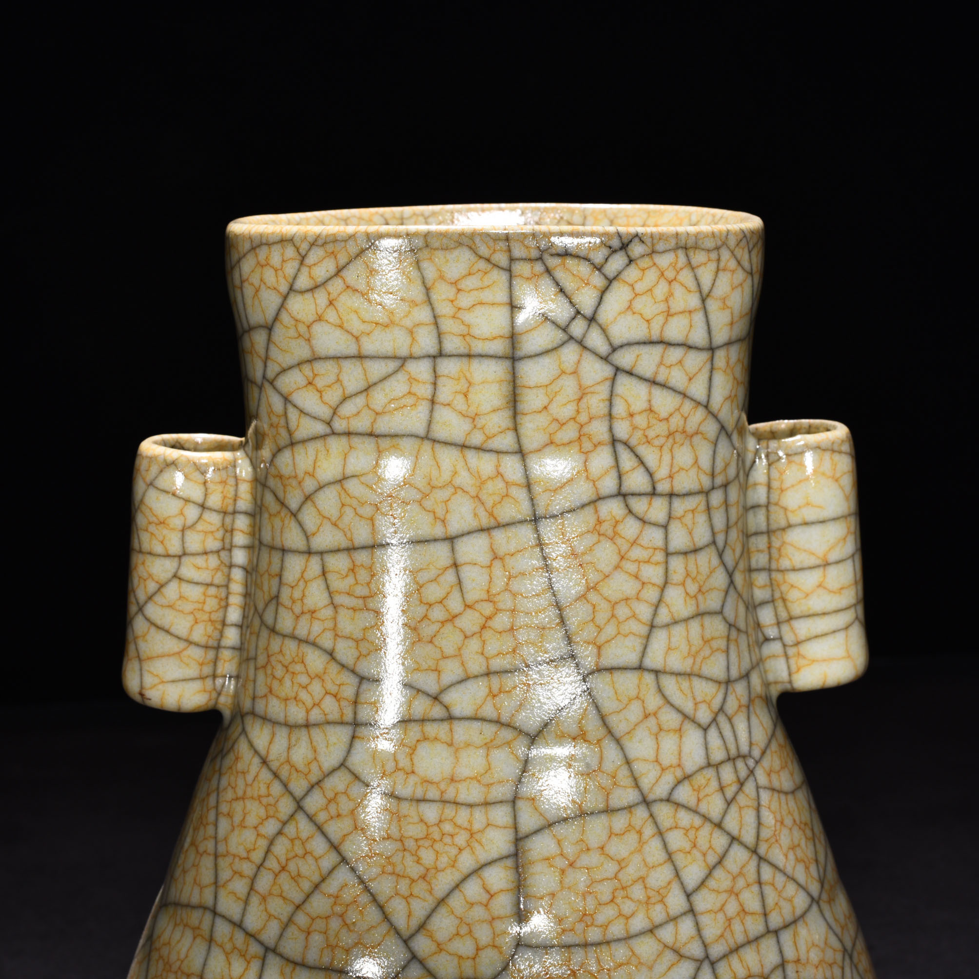 Song Dynasty kiln beige glaze gold wire vase