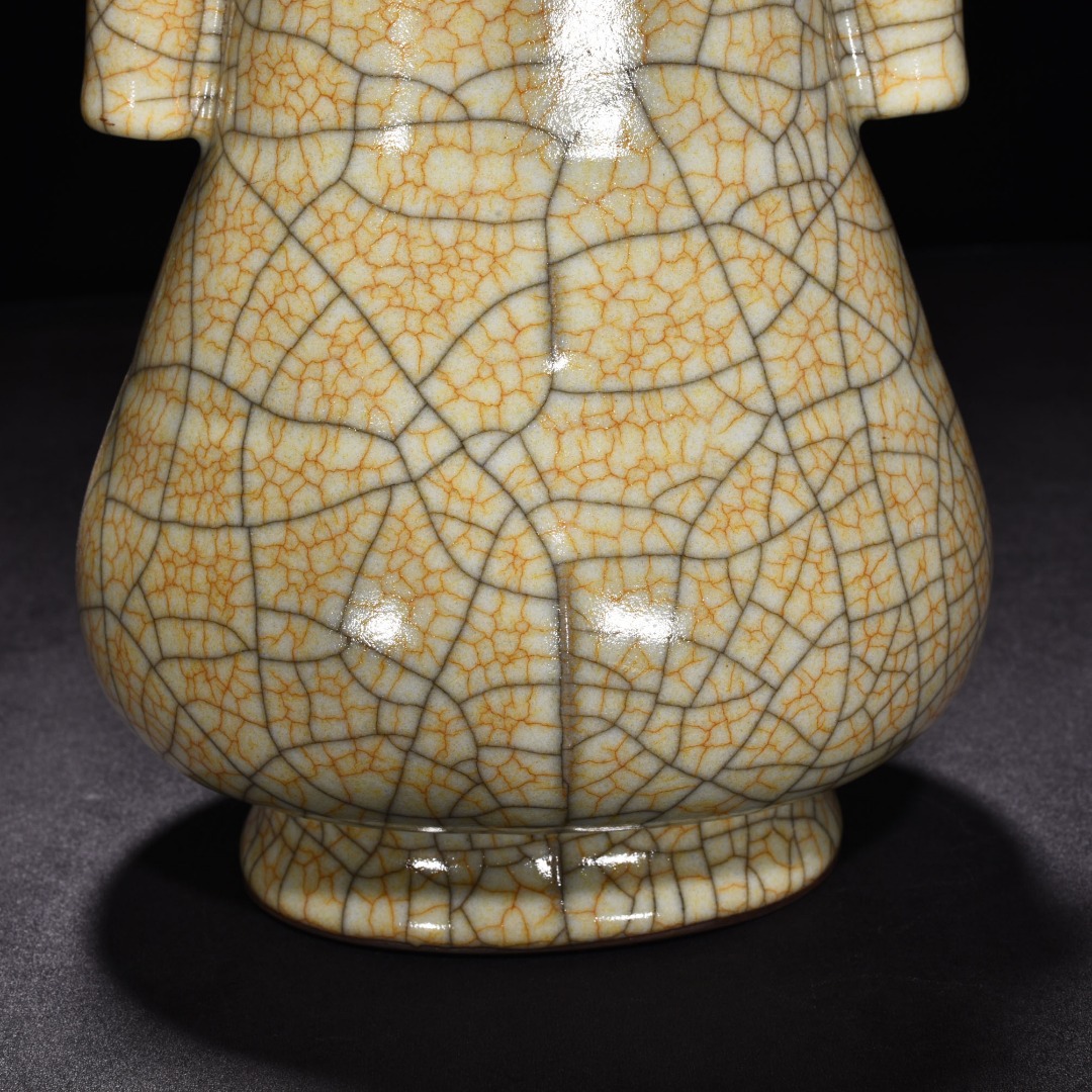 Song Dynasty kiln beige glaze gold wire vase