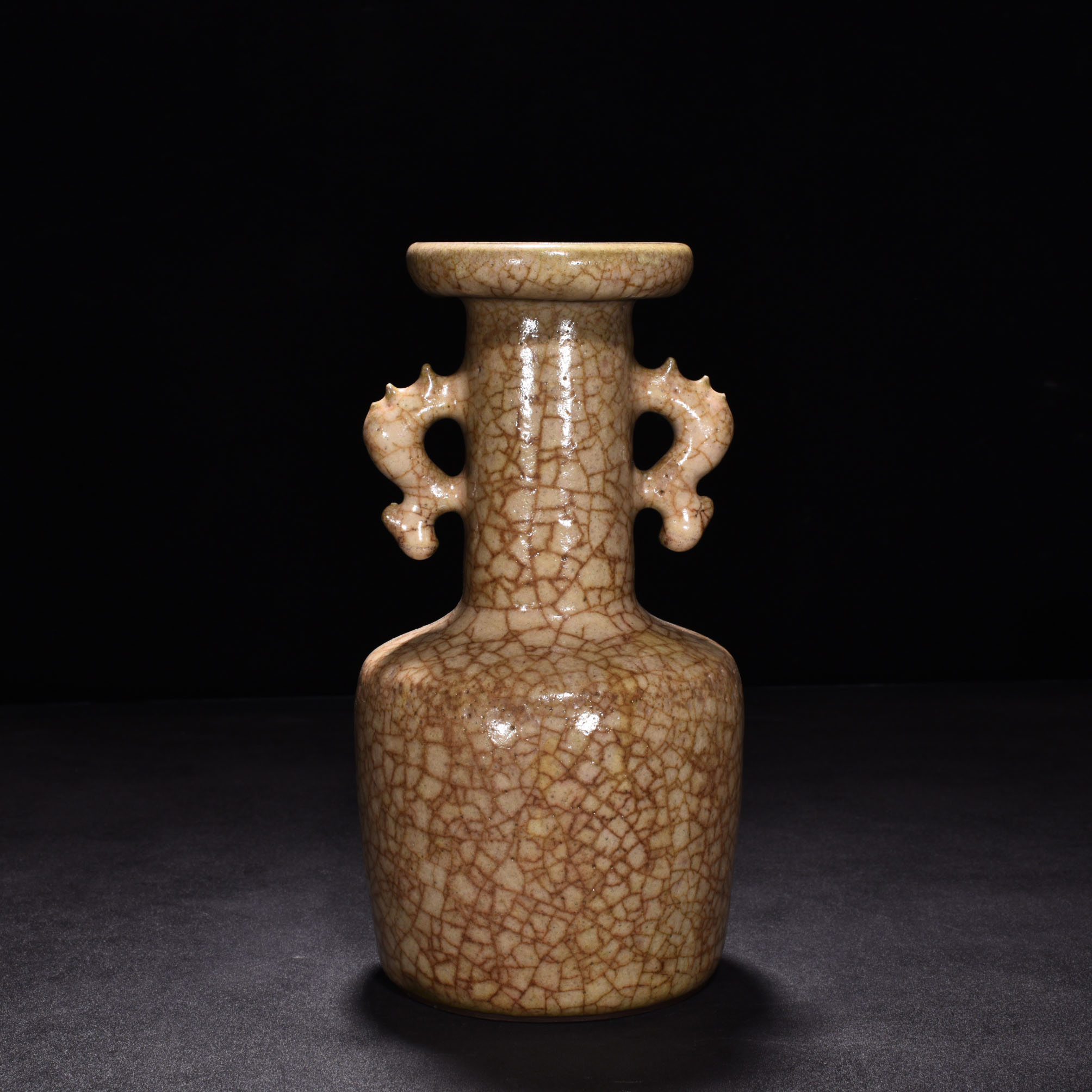 Song Dynasty Ge Kiln Beige glazed fish ear vase