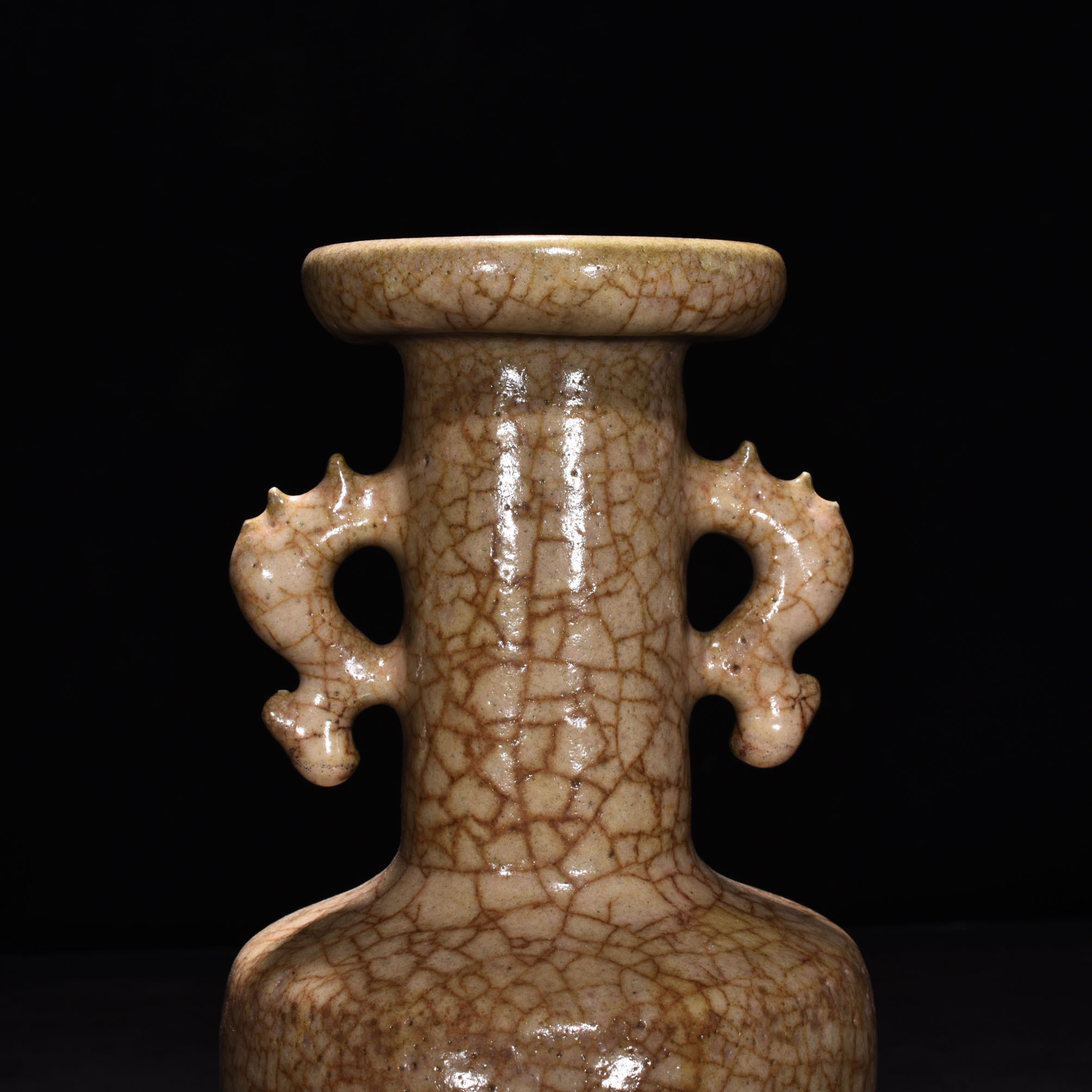 Song Dynasty Ge Kiln Beige glazed fish ear vase