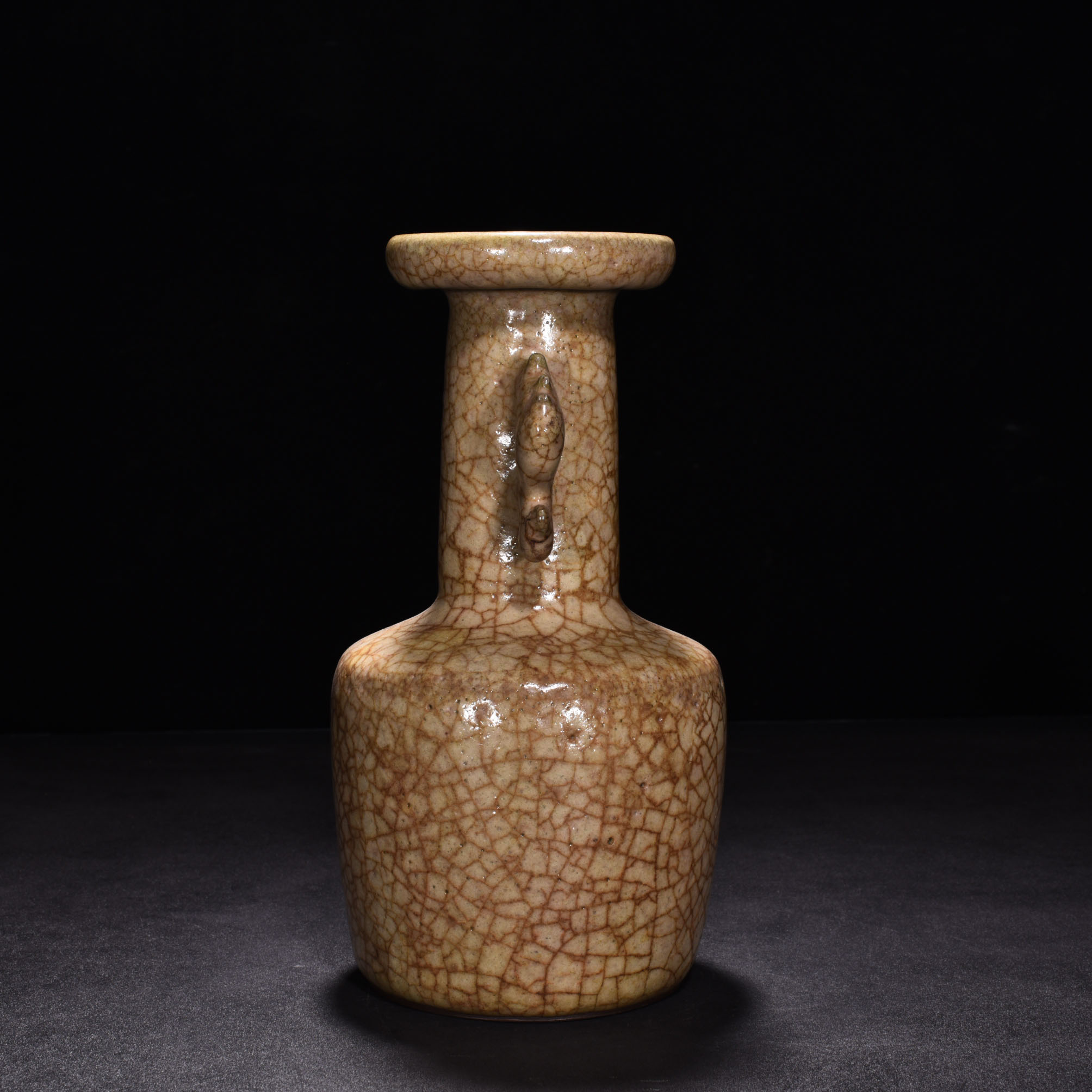 Song Dynasty Ge Kiln Beige glazed fish ear vase