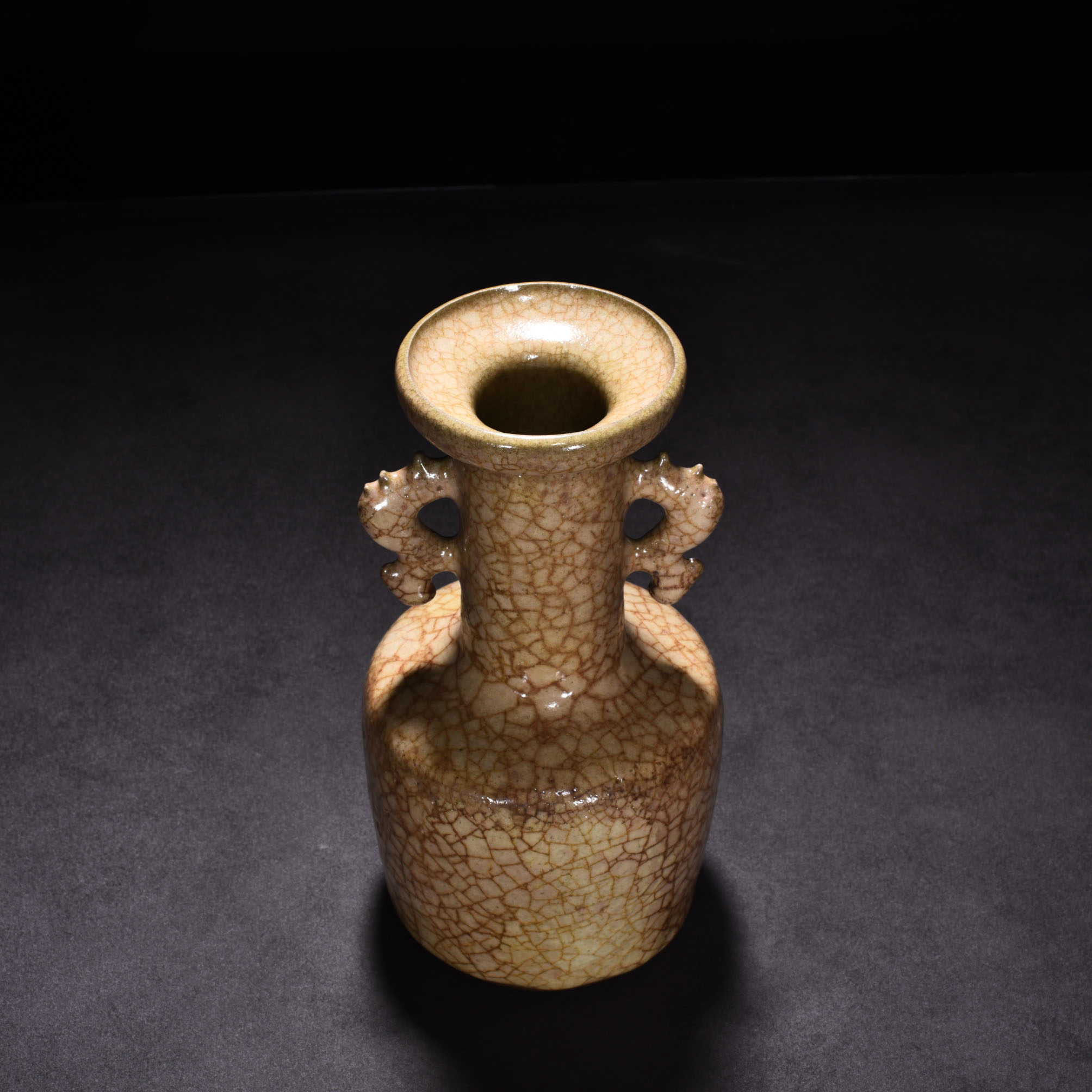 Song Dynasty Ge Kiln Beige glazed fish ear vase