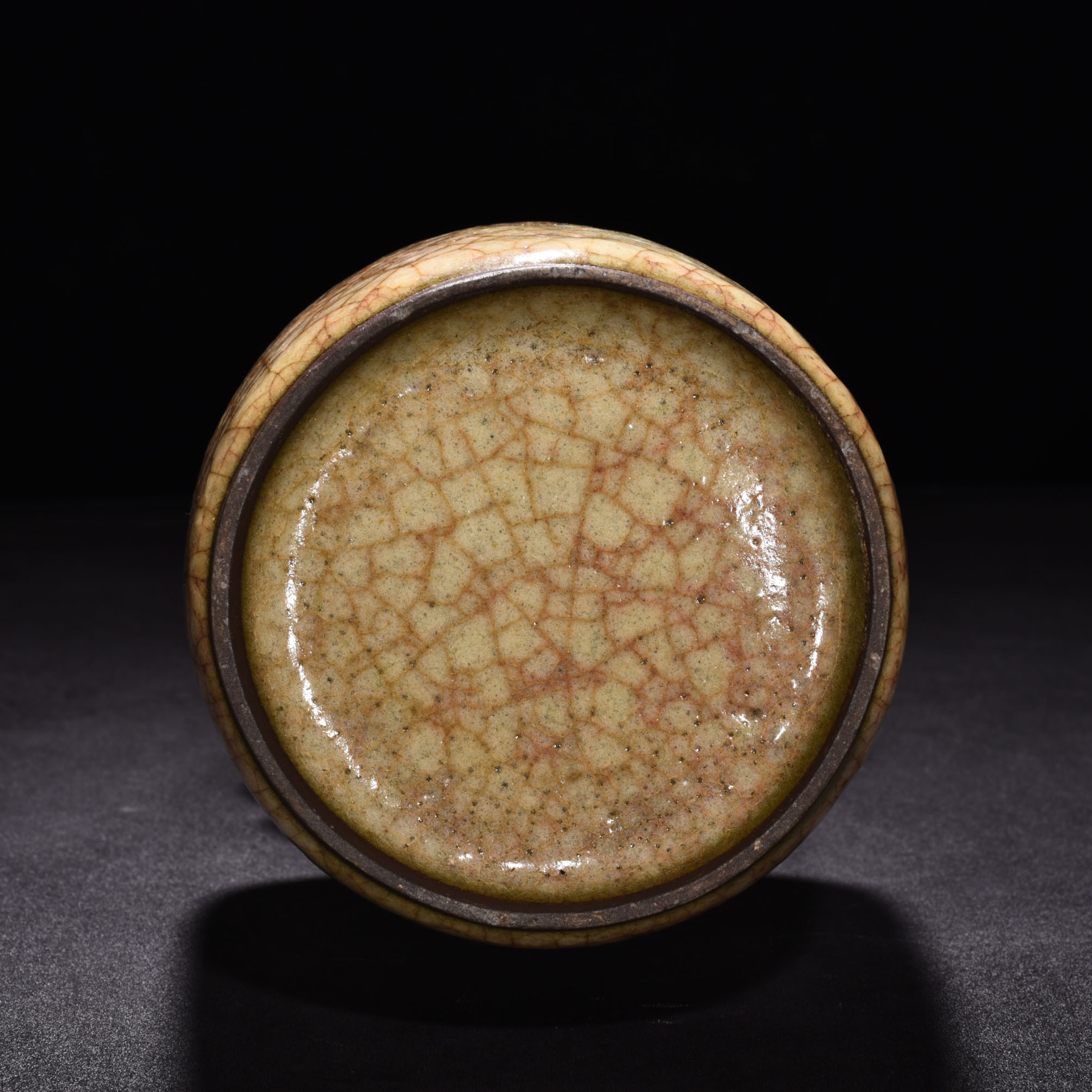 Song Dynasty Ge Kiln Beige glazed fish ear vase
