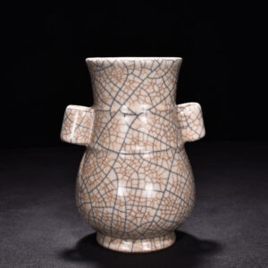 Song Dynasty Ge kiln through ear vase
