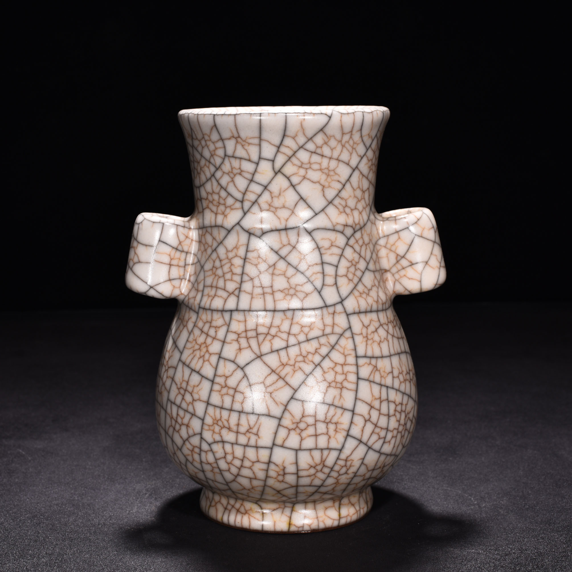 Song Dynasty Ge kiln through ear vase