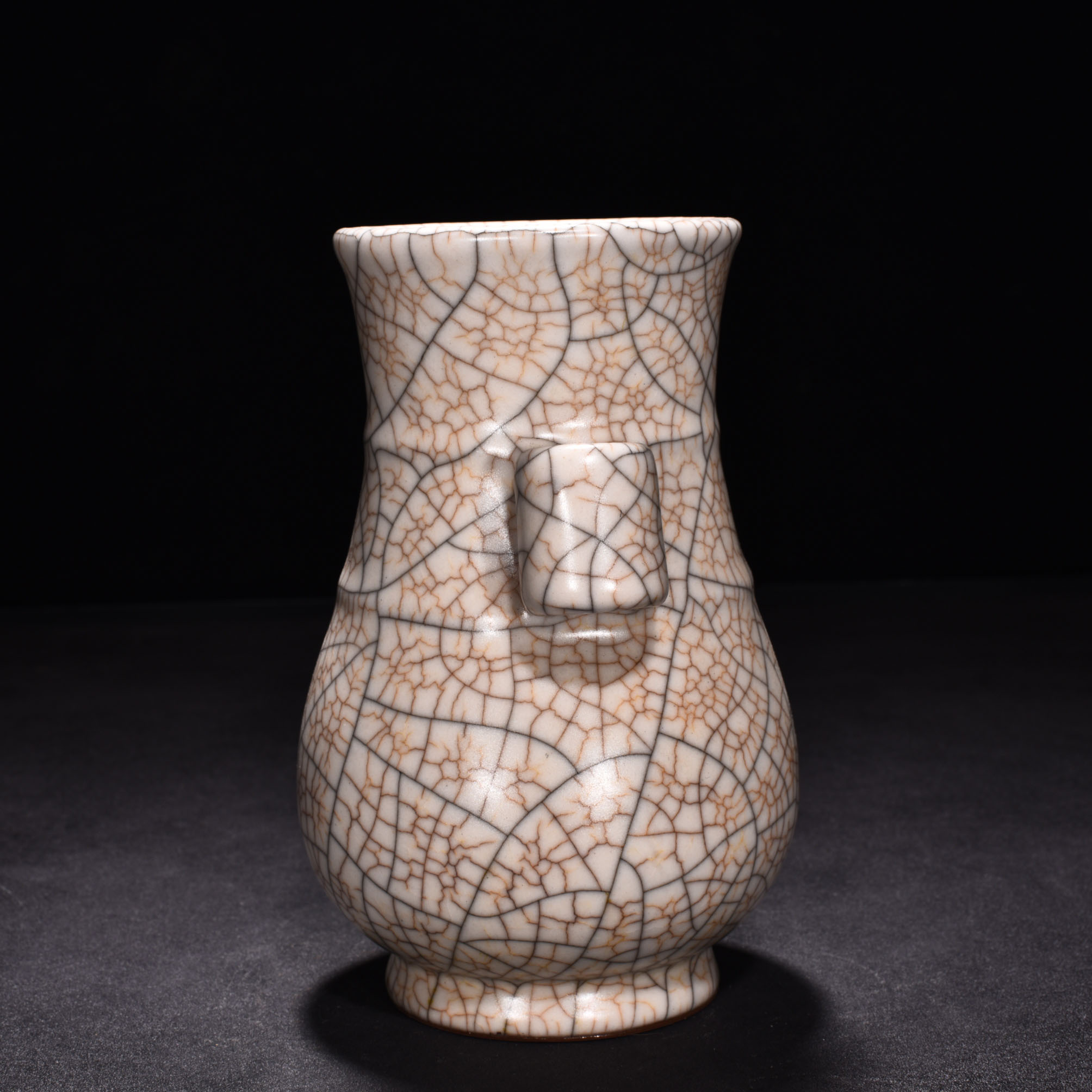 Song Dynasty Ge kiln through ear vase