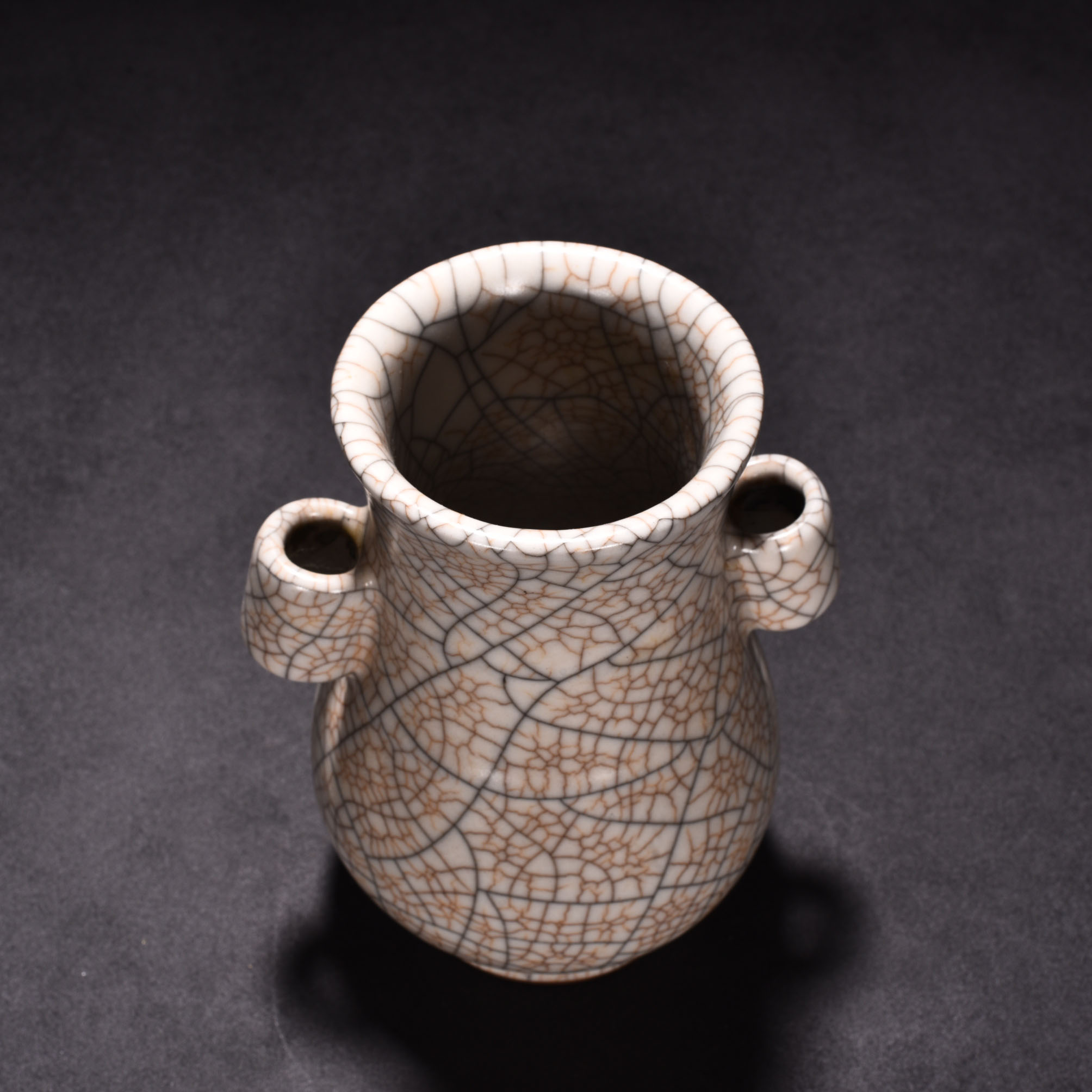 Song Dynasty Ge kiln through ear vase