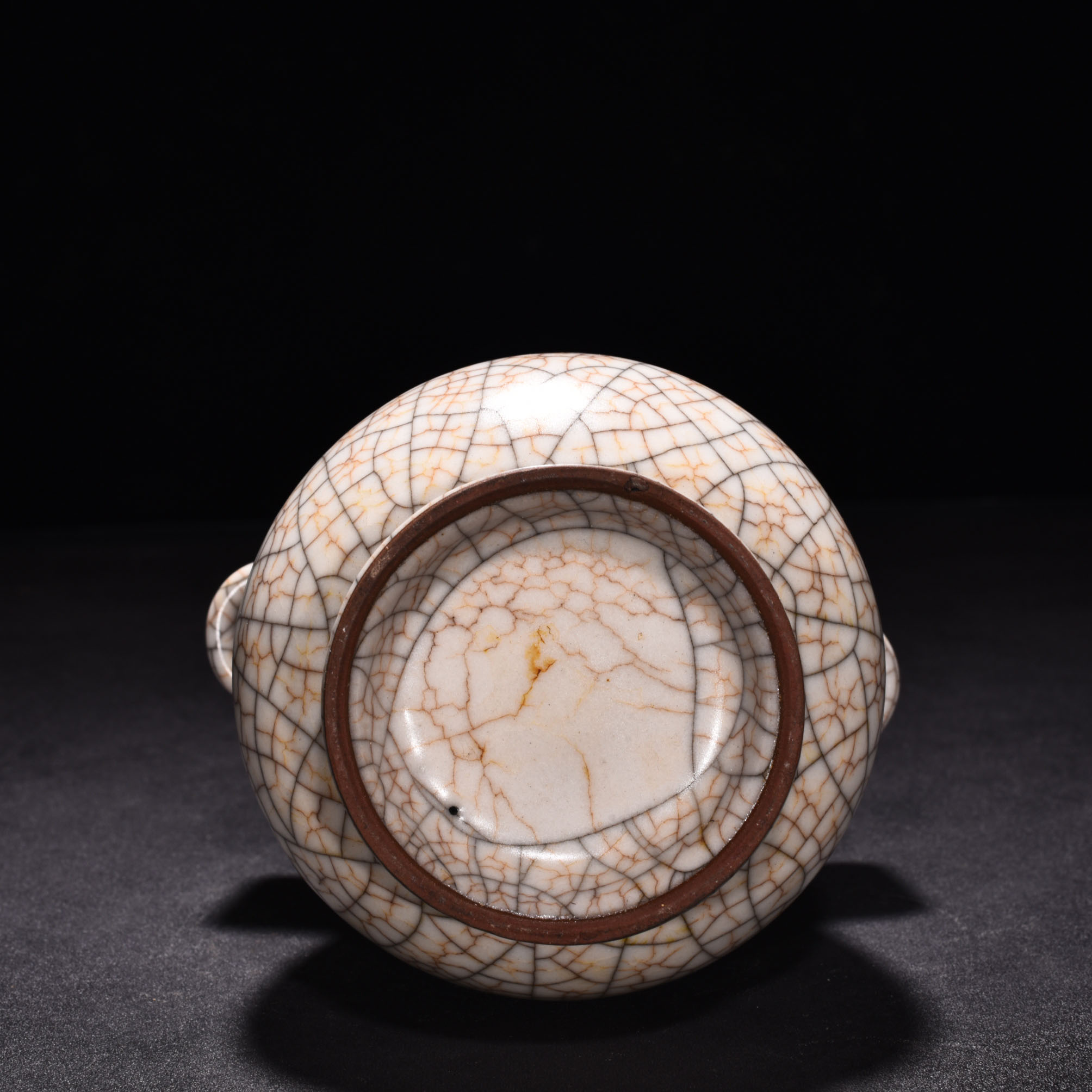 Song Dynasty Ge kiln through ear vase