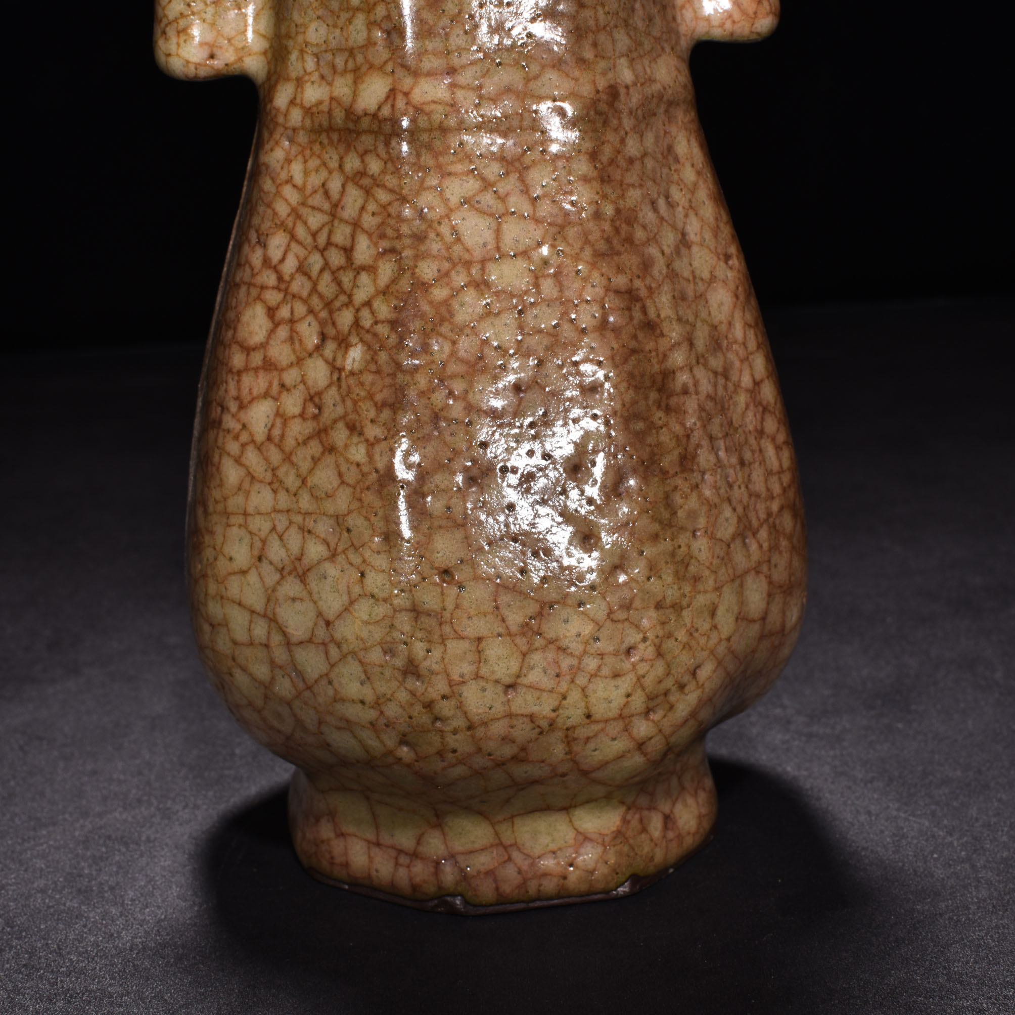 Song Dynasty Ge kiln yellow glaze eight way ear vase