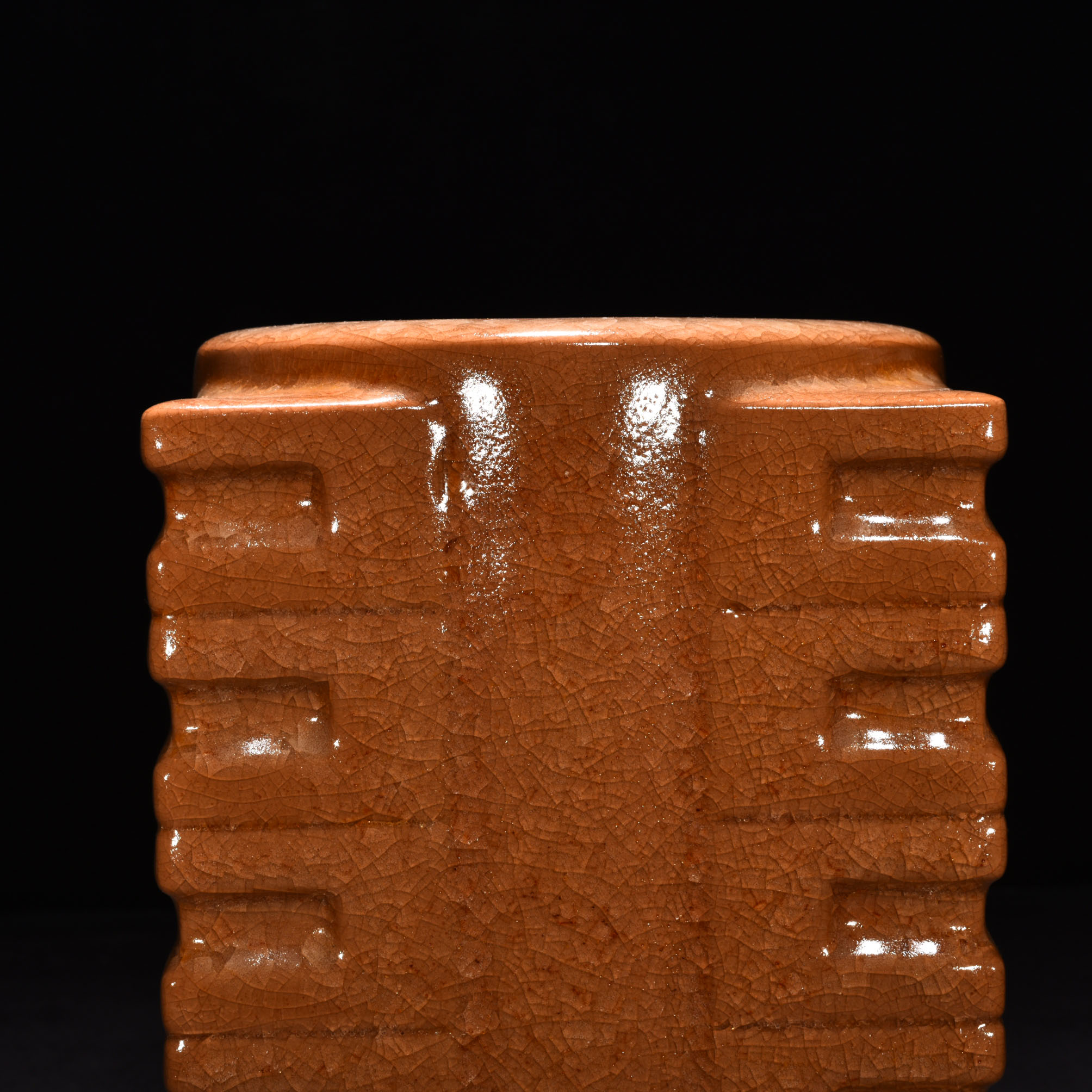Song Dynasty kiln beige glaze ice cracked Cong style bottle