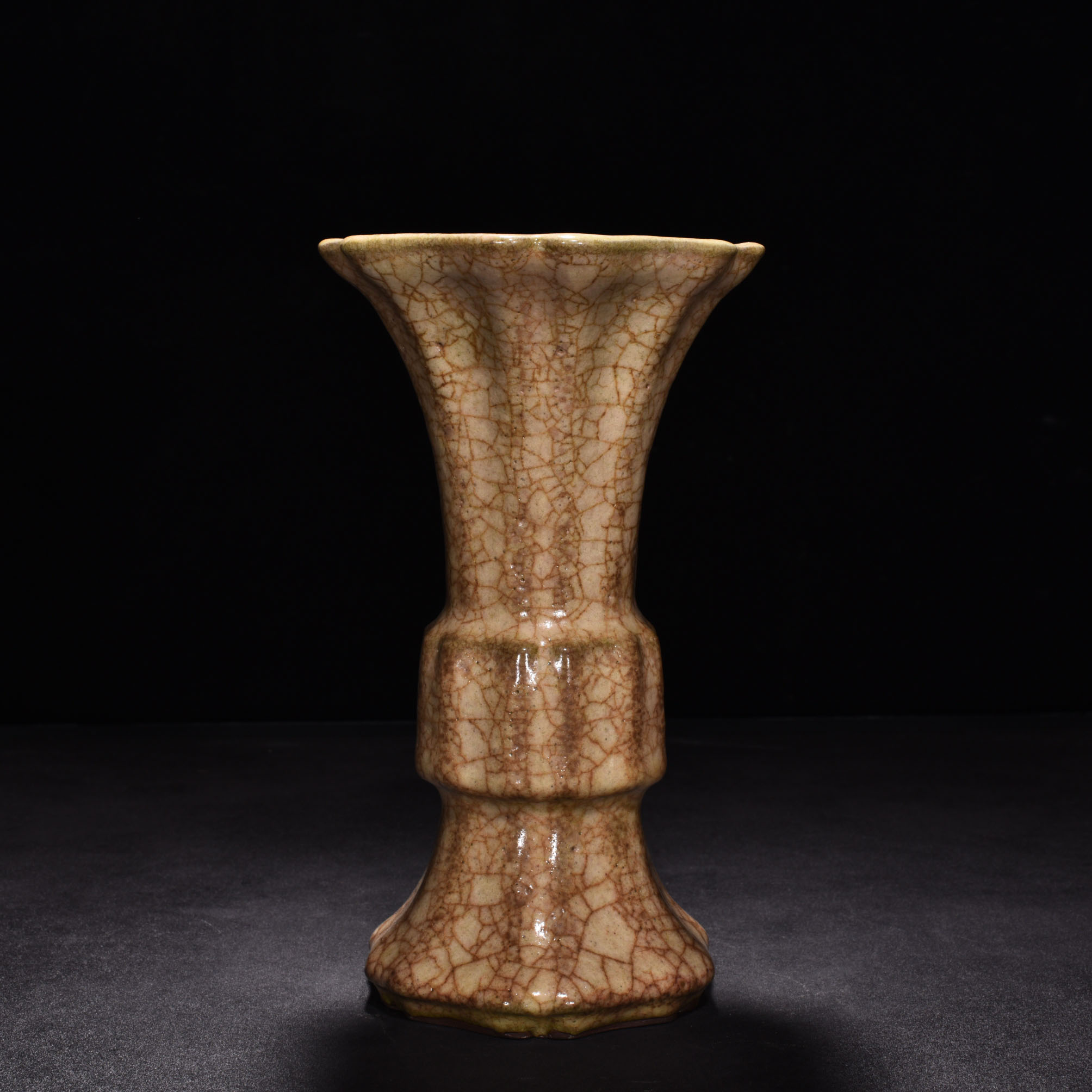 Song Dynasty kiln beige glaze flower goblet