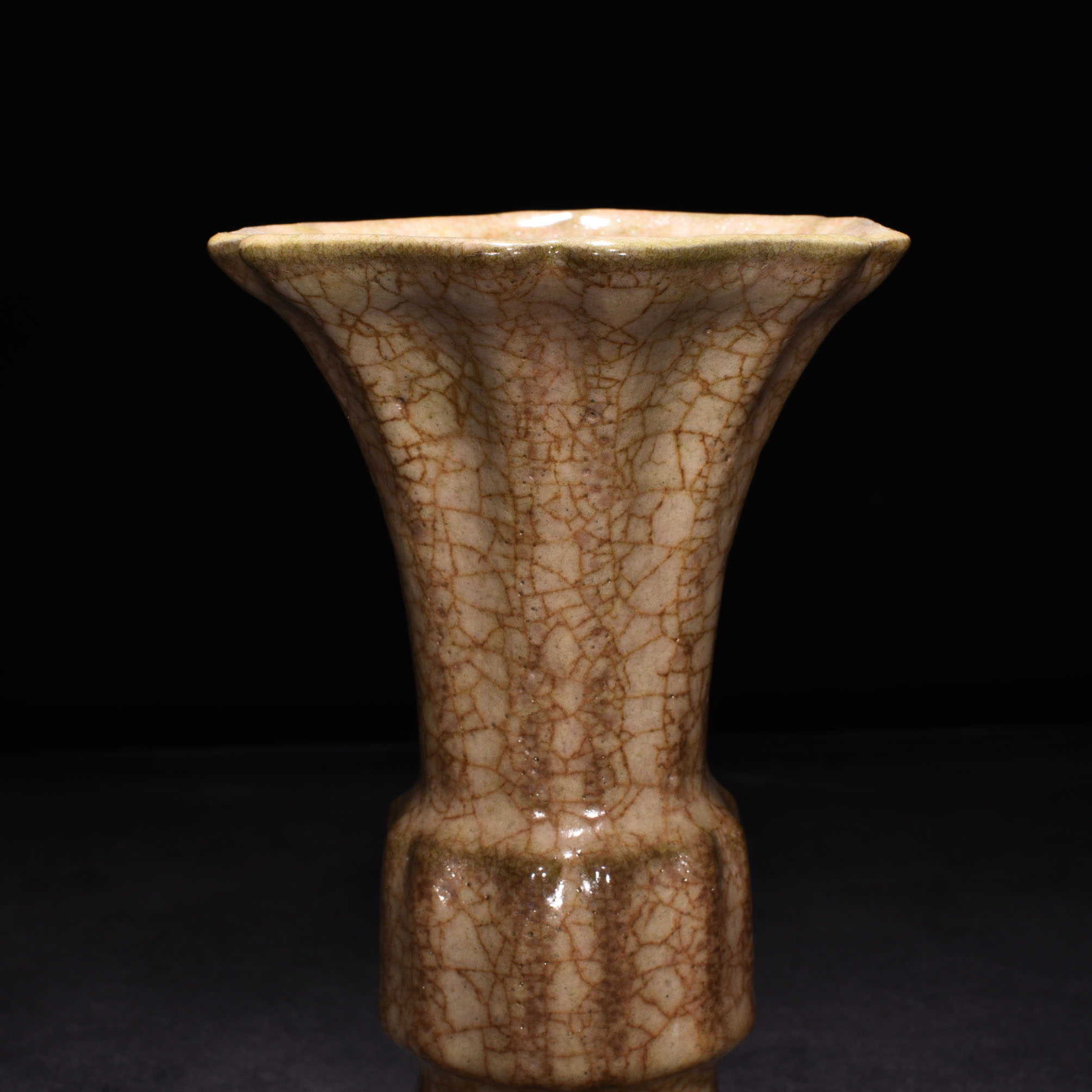 Song Dynasty kiln beige glaze flower goblet