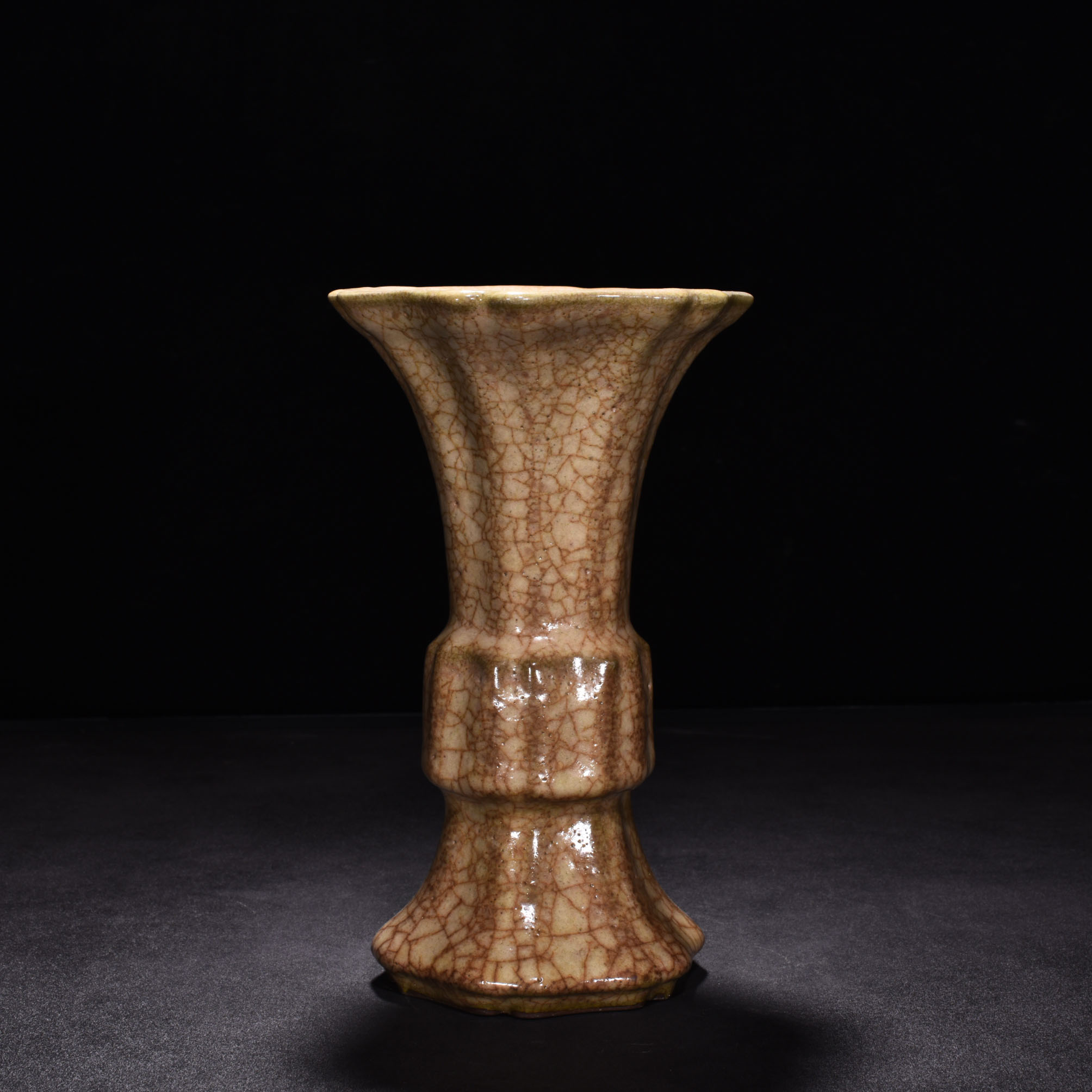 Song Dynasty kiln beige glaze flower goblet