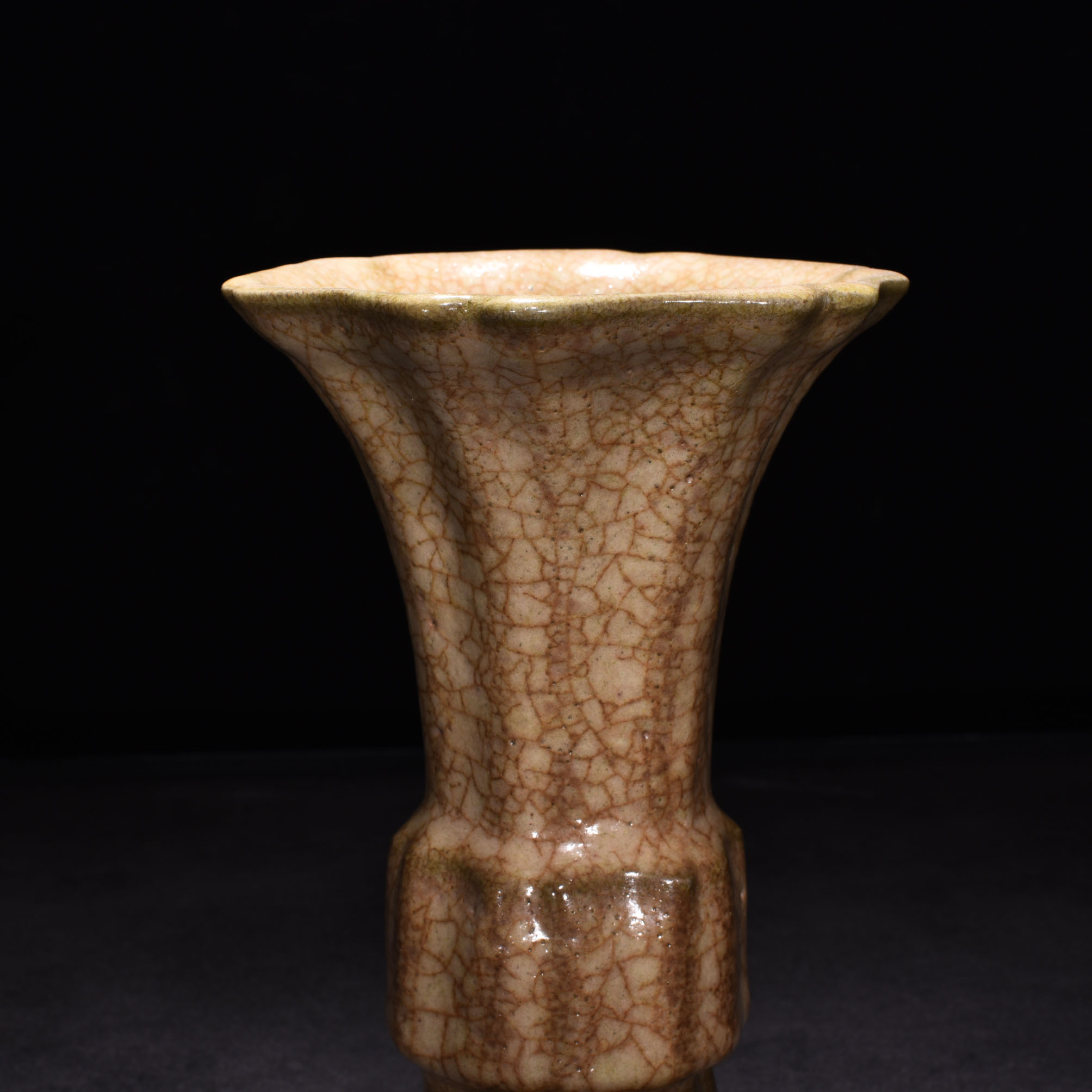 Song Dynasty kiln beige glaze flower goblet