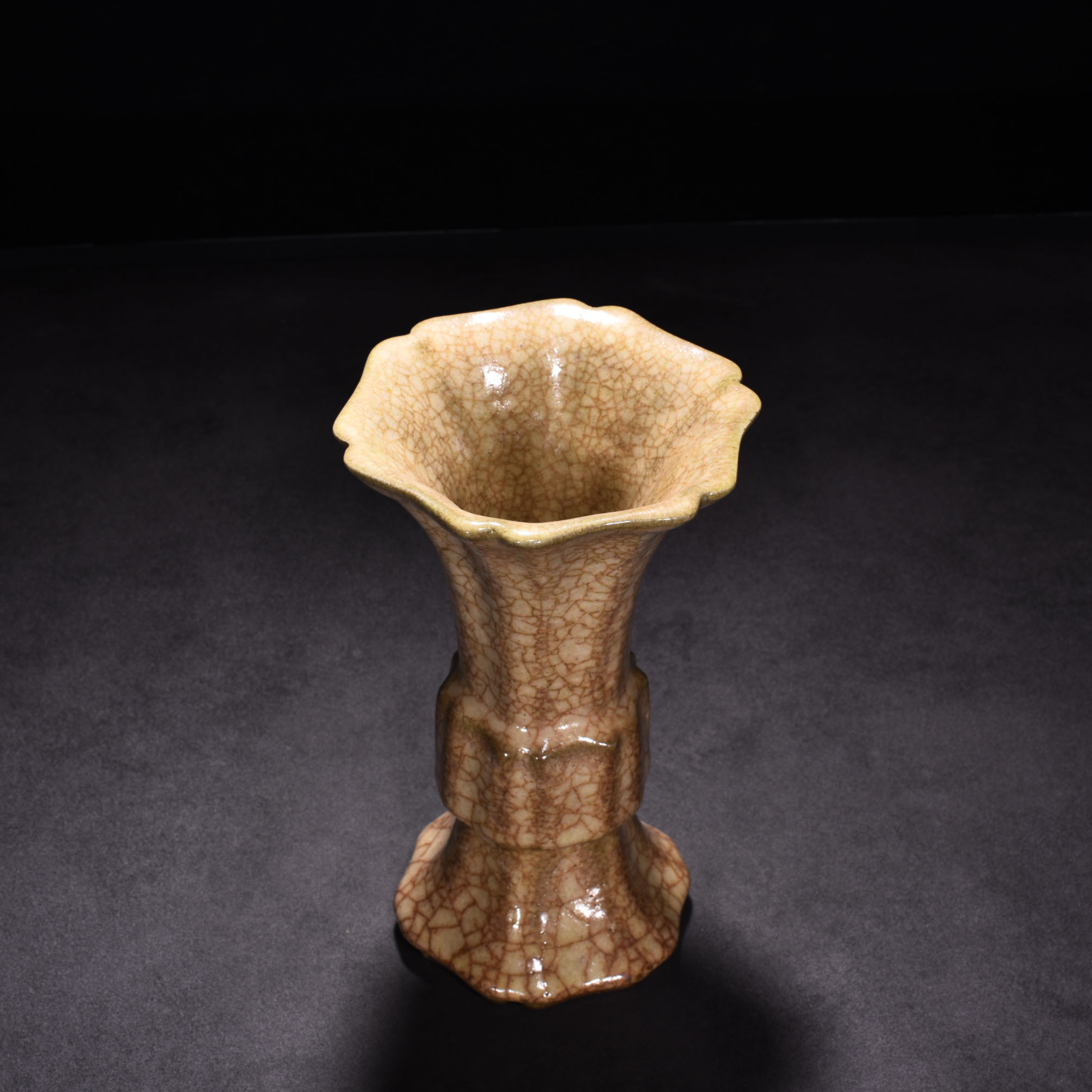 Song Dynasty kiln beige glaze flower goblet