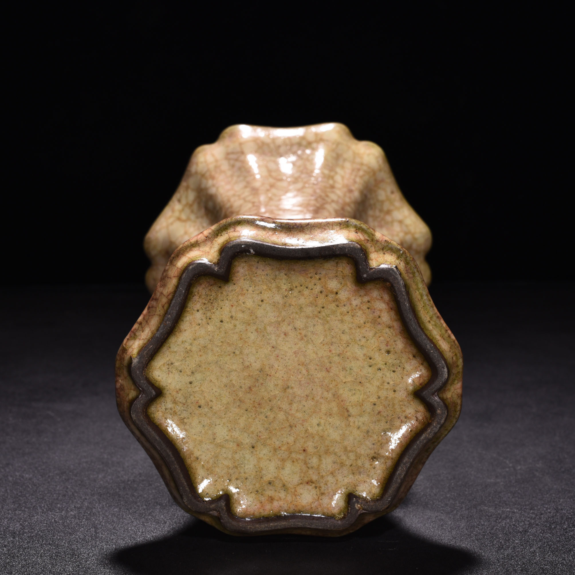 Song Dynasty kiln beige glaze flower goblet