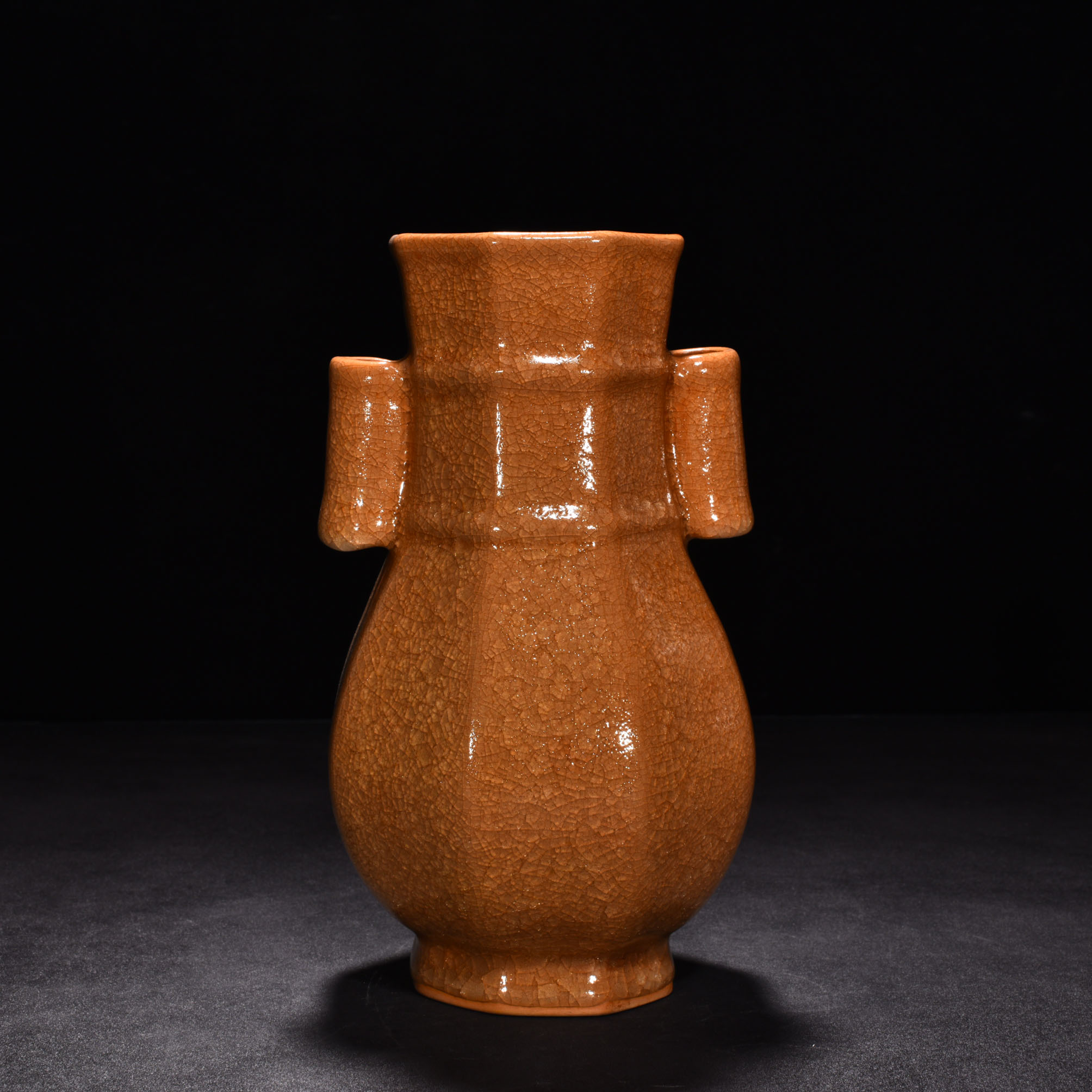 Song Dynasty official kiln beige glaze ice cracked vase